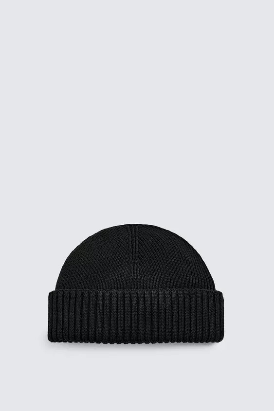 BASIC SHORT HAT | Zara US