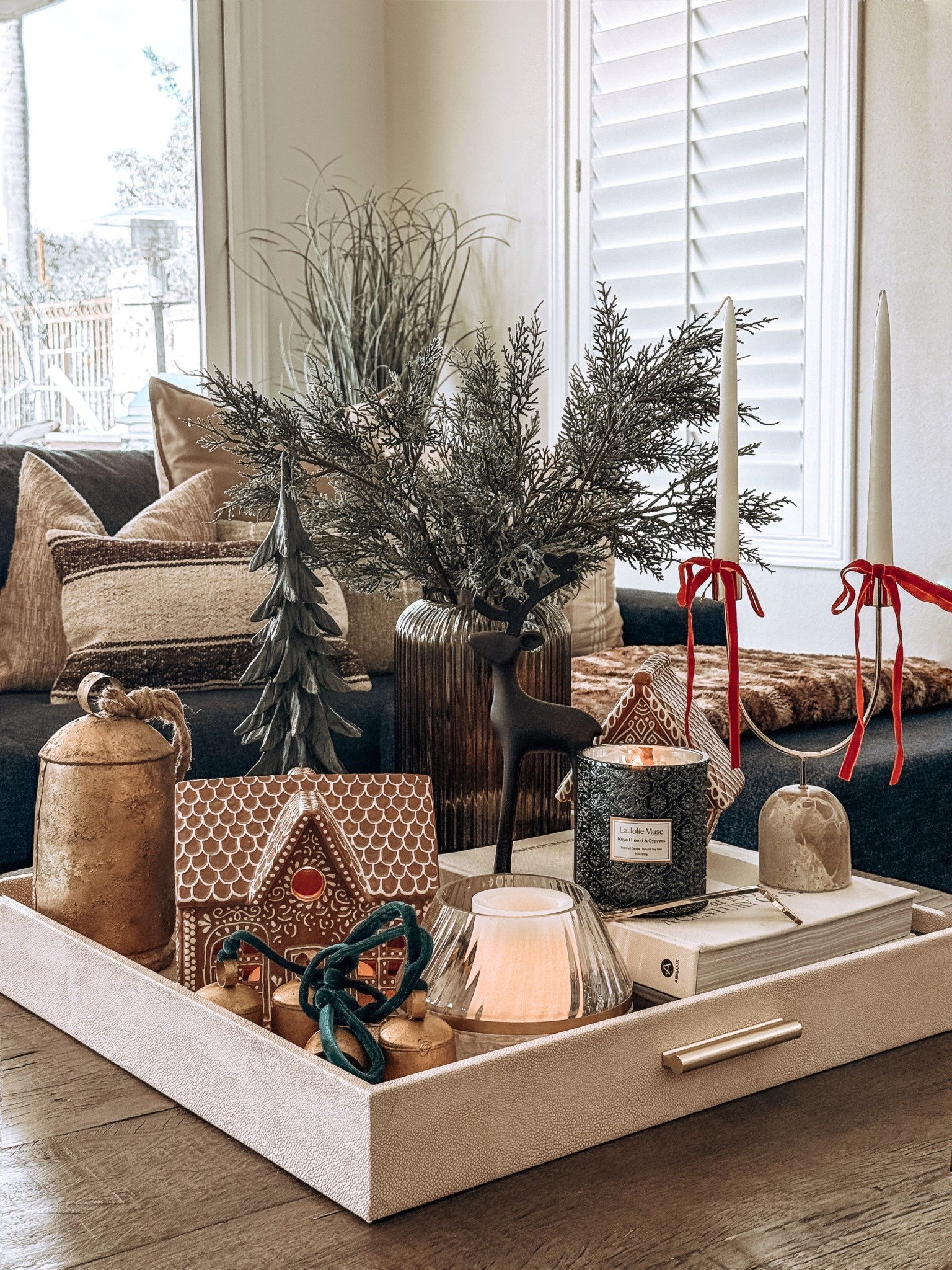 Christmas coffee table style 


#LTKHome #LTKSeasonal #LTKHoliday