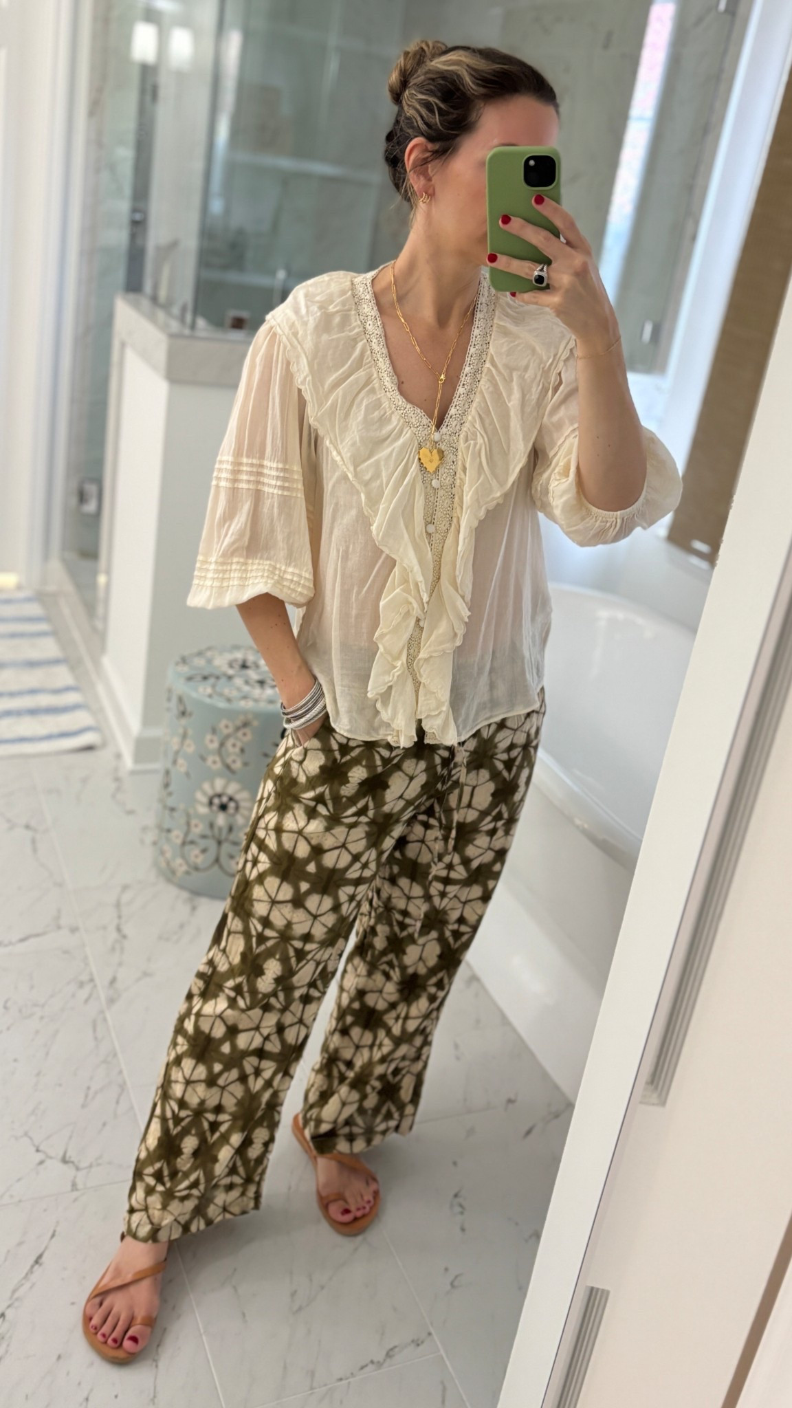 Exact pants & top not available but linked similar ✨

#LTKSeasonal #LTKmomlife #LTKootd