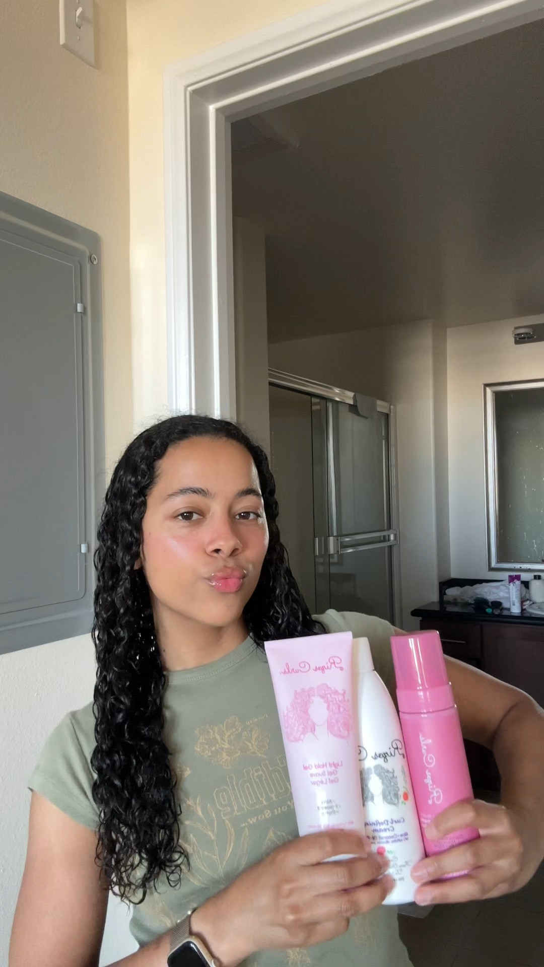 styling my curls 

#LTKVideo #LTKbeauty