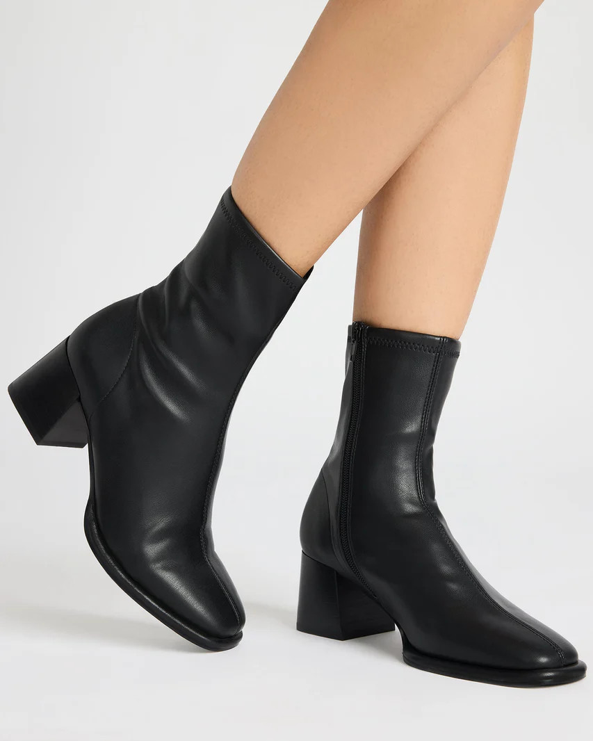 PAMMY Black Square-Toe Block Heel Women's Ankle Boot | Steve Madden (US)