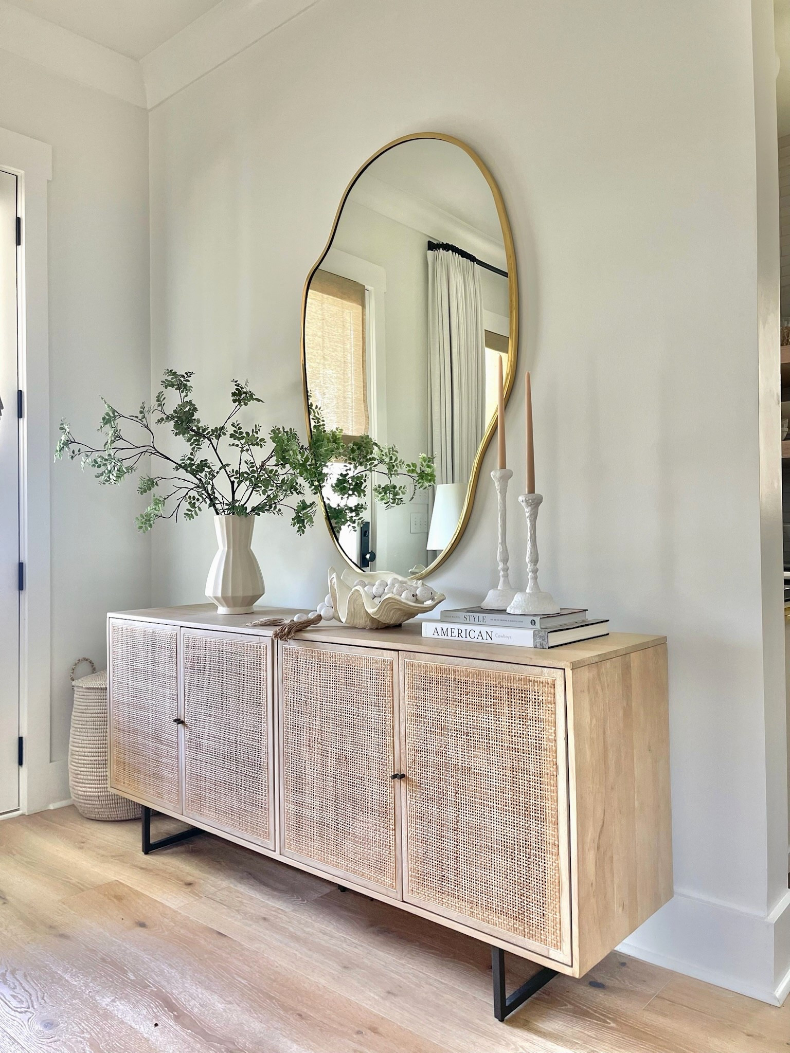 Spring is here but summer is coming!!

Home decor, entry way decor, brass mirror, puddle mirror, coffee table books, white candle sticks, fluted vase, faux florals, faux stems, doing stems, spring decor 

#LTKHome #LTKSaleAlert #LTKSeasonal