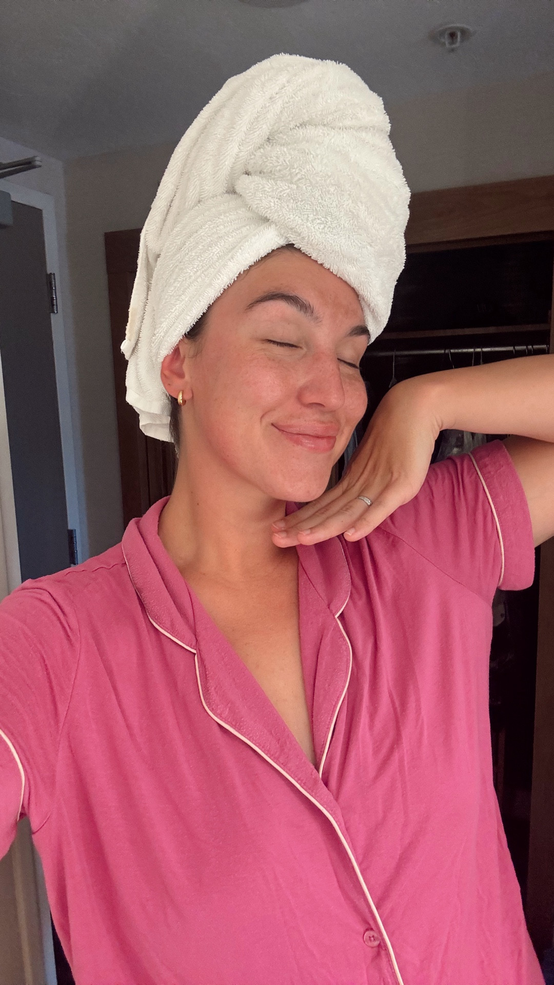 Sharing my travel skincare routine!

Skincare, easy skincare, affordable skincare

#LTKBeauty #LTKTravel #LTKFindsUnder50