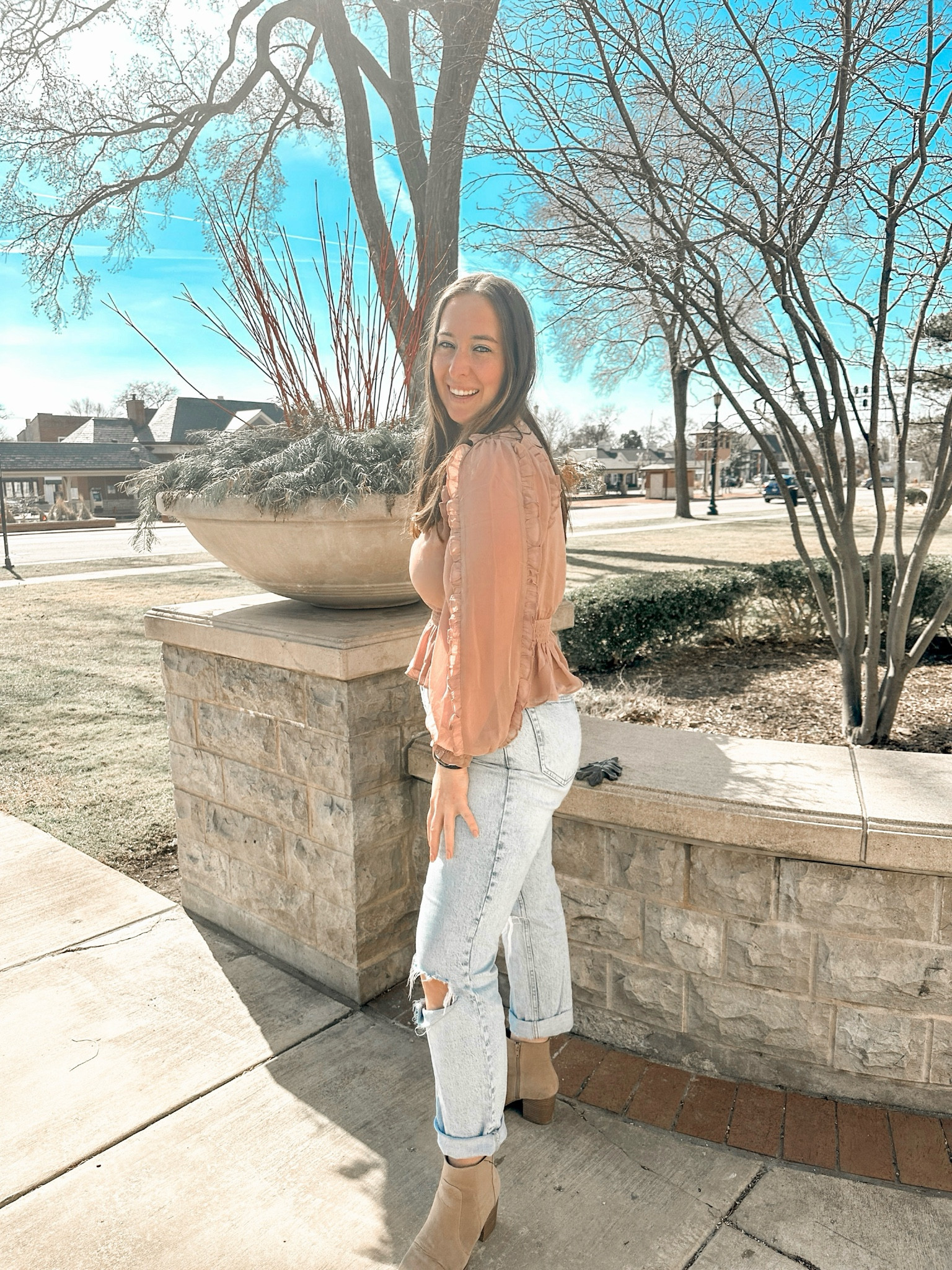 express ruffle peplum top

#LTKstyletip #LTKSeasonal #LTKfindsunder50