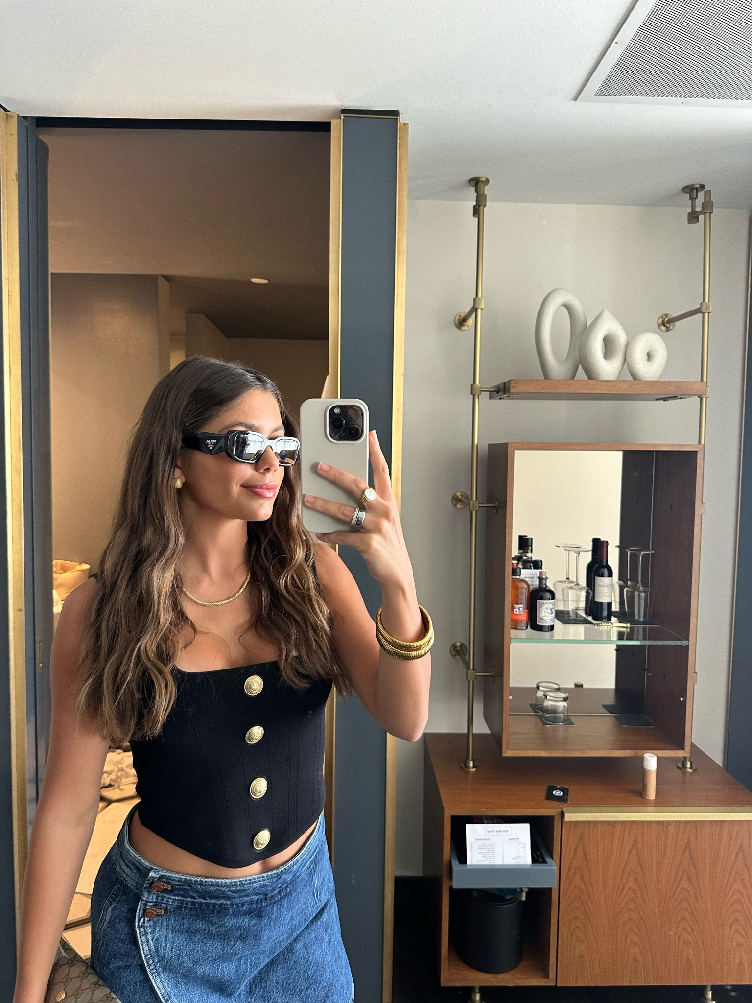 OOTD 🤍 my exact skirt is madewell from Amazon but is out of stock 😫