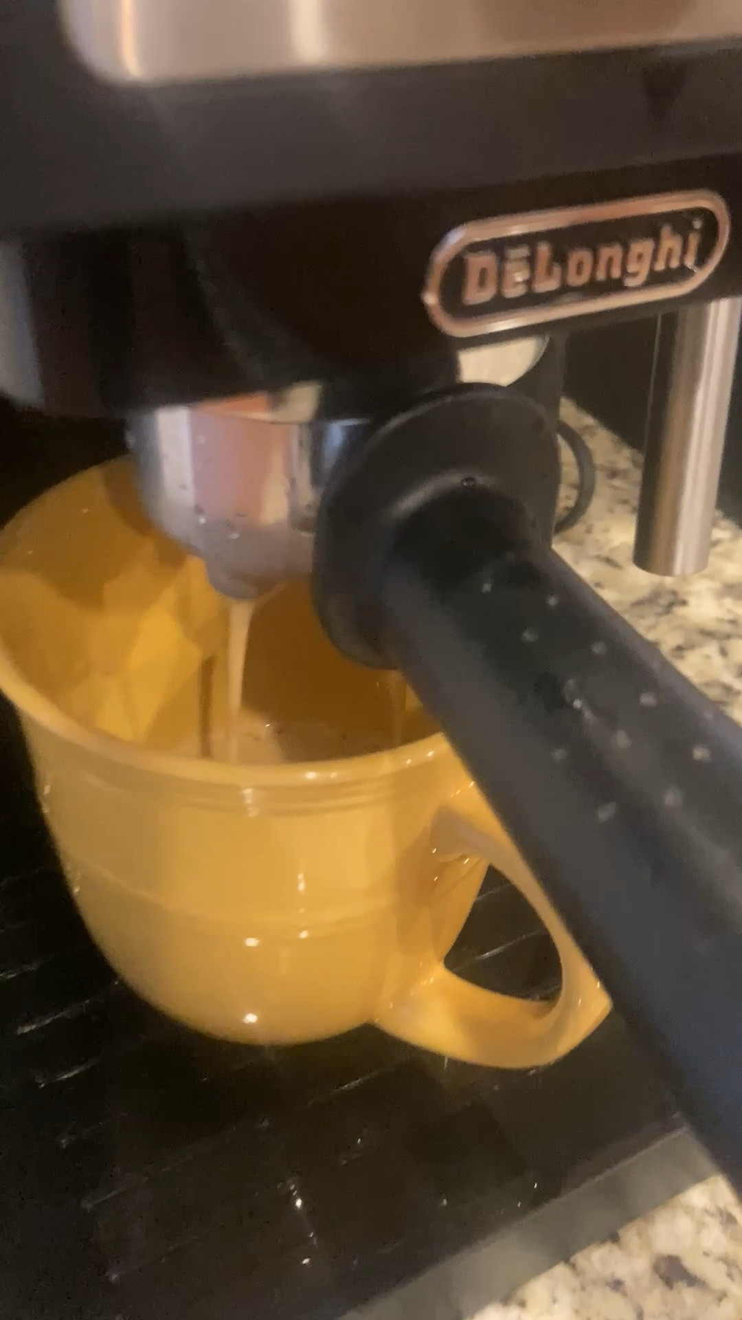 Morning café Americano!

#coffee #cafeamericano #espressomachine #ltkkitchen

#LTKGiftGuide #LTKfoodie