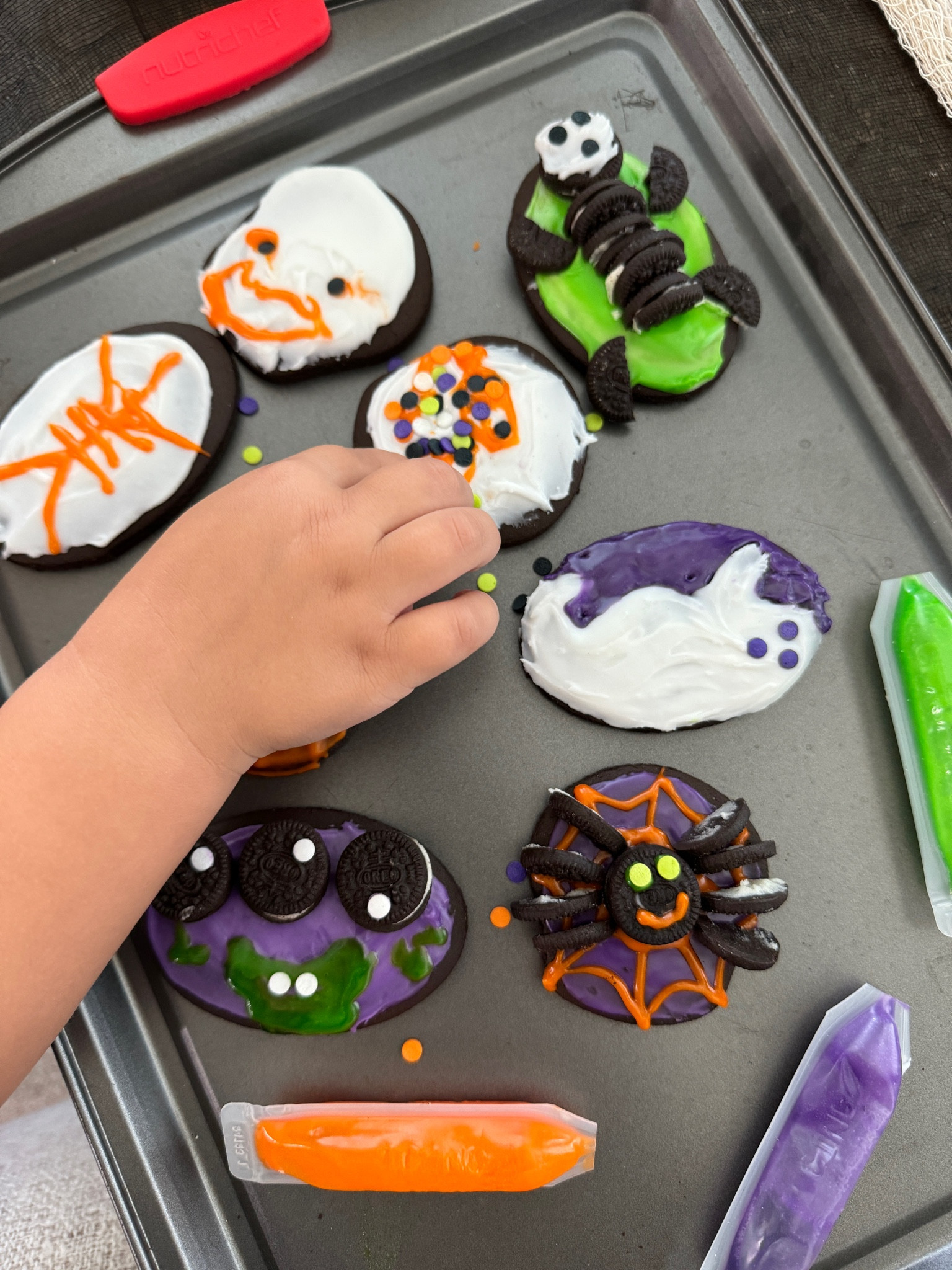 Okay we had so much fun with this Oreo Halloween cookie kit! Highly recommend getting this for the kiddos 

Halloween activities, Halloween baking, Halloween cookies, toddler activities, fall toddler ideas, toddler Halloween ideas 

#LTKKids #LTKFamily #LTKHalloween