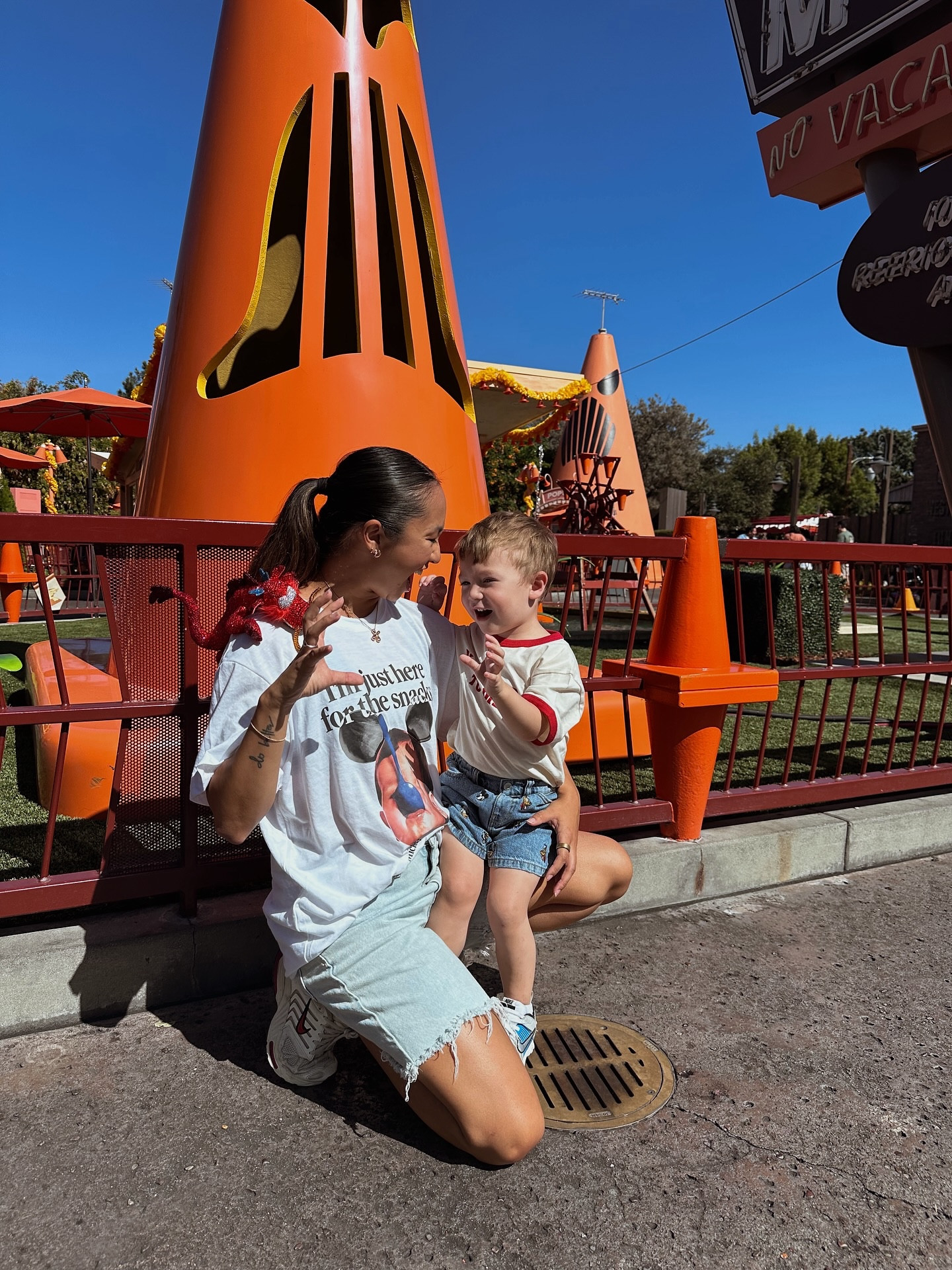 hot diggity dog 🌭 #disney #disneyland #disneyoutfit #disneytrip
