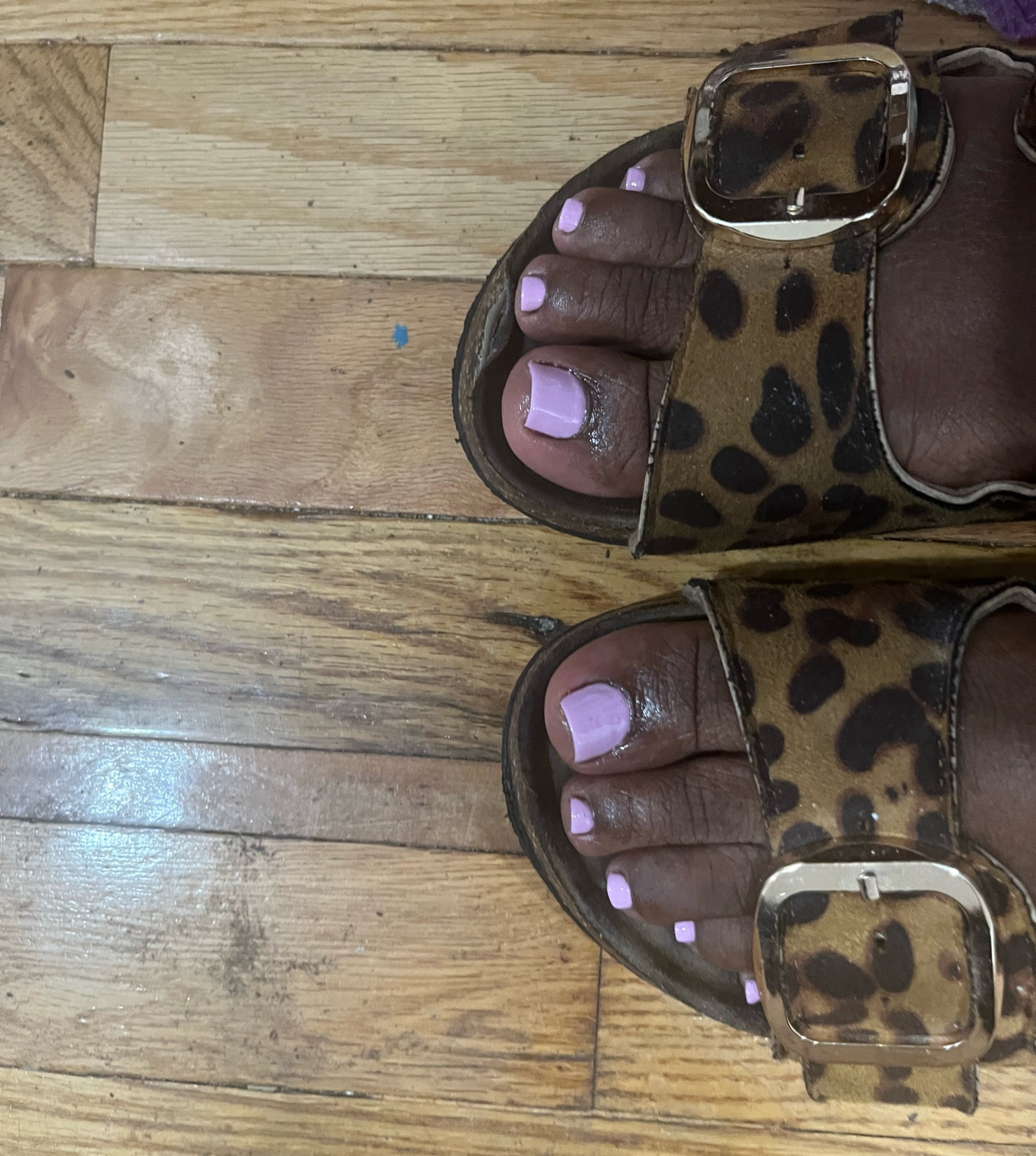 I love a fresh pedicure.

And these sandals.