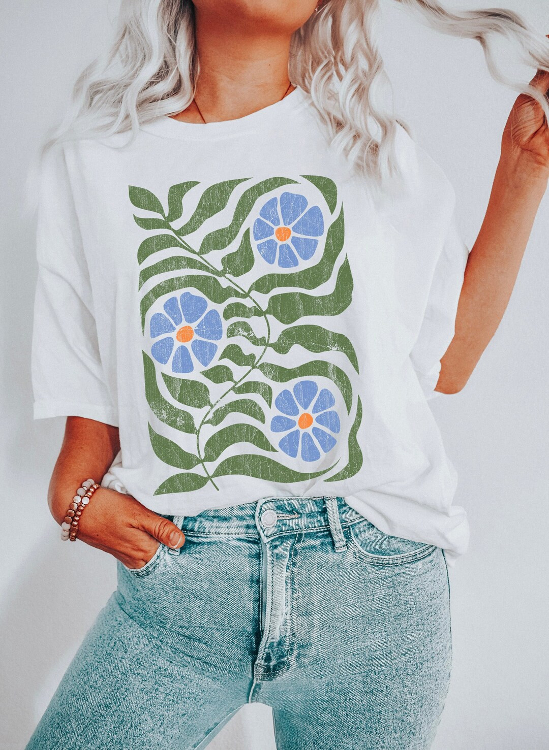 Boho Floral Vintage  Comfort Colors, Garment Dyed, Boho, Oversized, Vintage Tshirt, Spring Clothi... | Etsy (US)