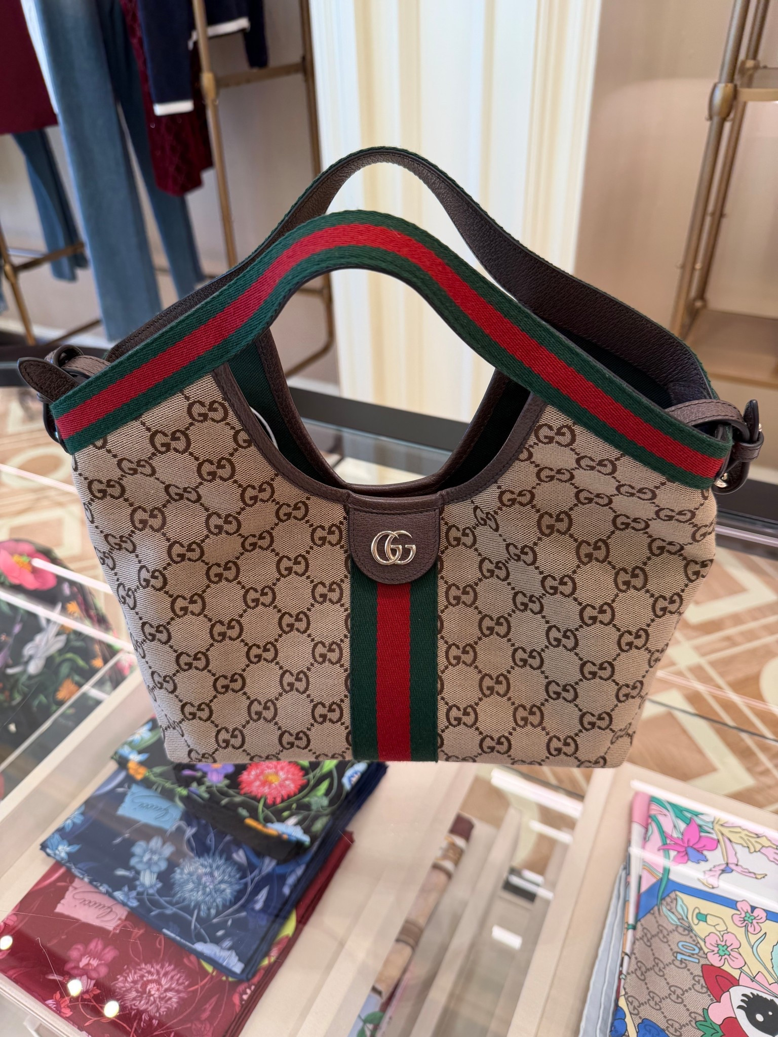 Gucci tote purse 

#LTKFindsUnder100 #LTKU #LTKFindsUnder50