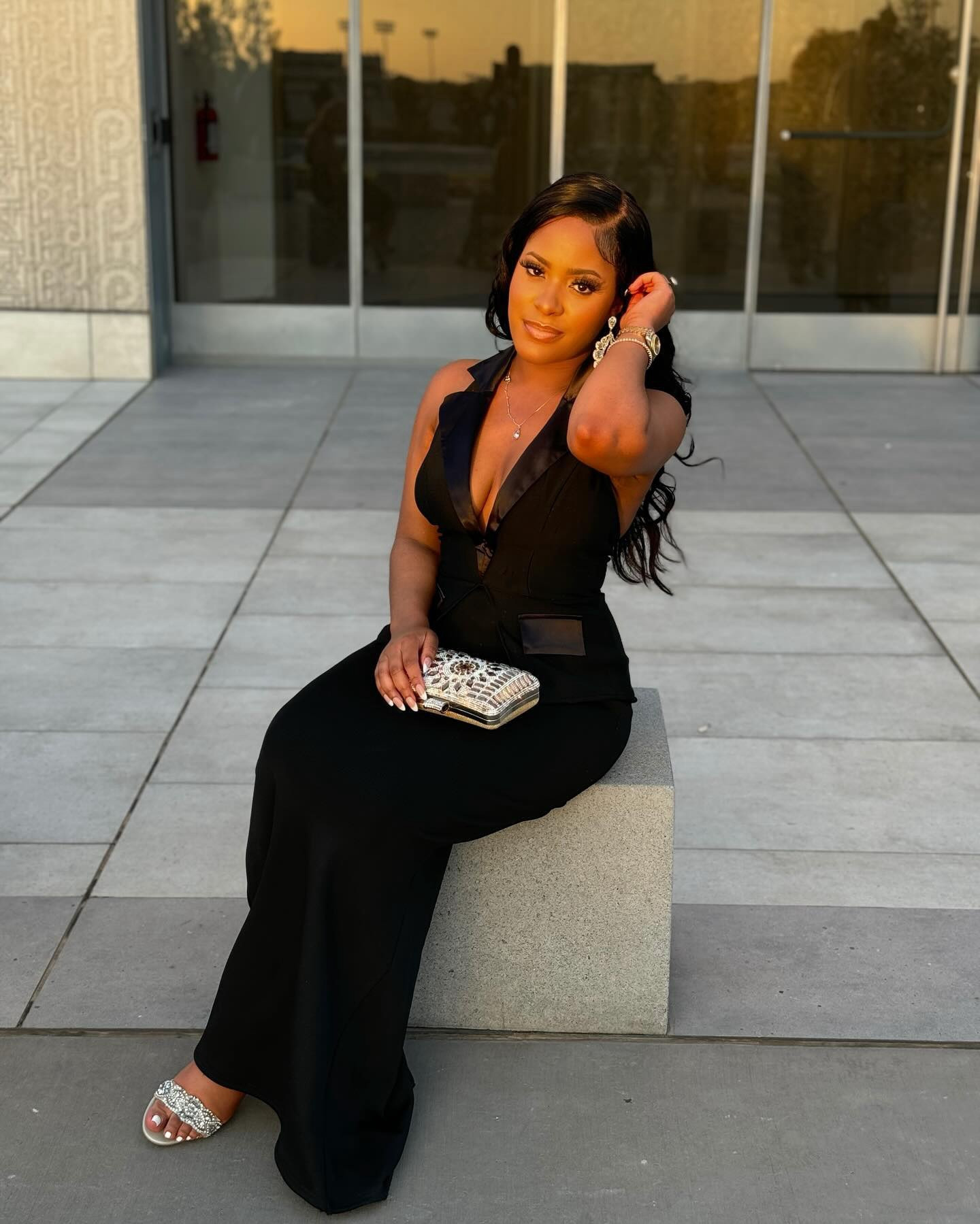 Reminding the girls you don’t have to spend a lot of money to look good.

I found us the perfect black cocktail/formal dress for under $65 

Also linked on my @shop.ltk - @mylifeisqueen 

Comment “need link”and I’ll send you a link to the entire outfit 🖤 

Style and taste can be achieved with any budget sis 

Sometimes the outfit is $3k, sometimes $30… regardless we’re gonna serve!

#weddingguest #blackdress #whenisahou #eveningdress
