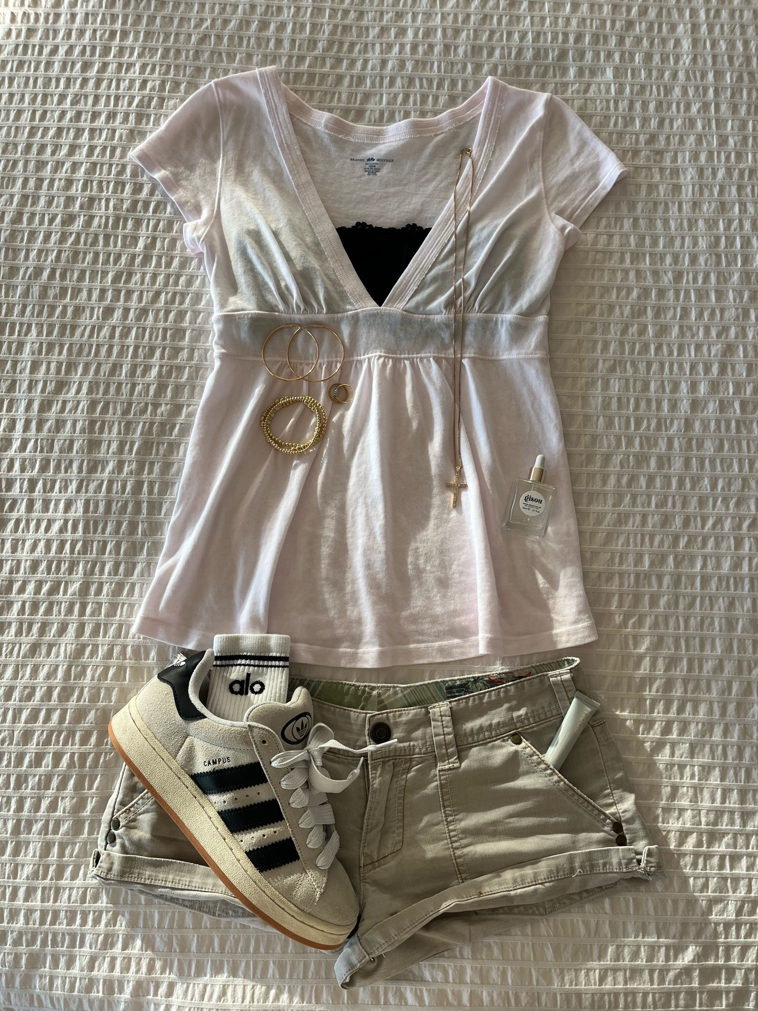 Summer fit 🥳 - top is Brandy and shorts are thrifted American eagle

#LTKBeauty #LTKgrwm #LTKootd