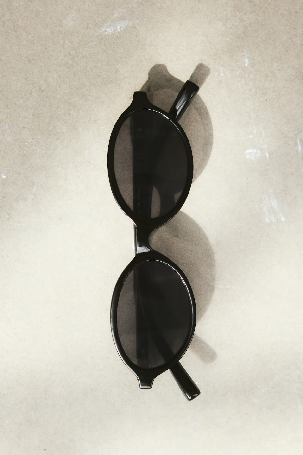 Oval sunglasses - Black - Ladies | H&M GB | H&M (UK, MY, IN, SG, PH, TW, HK)