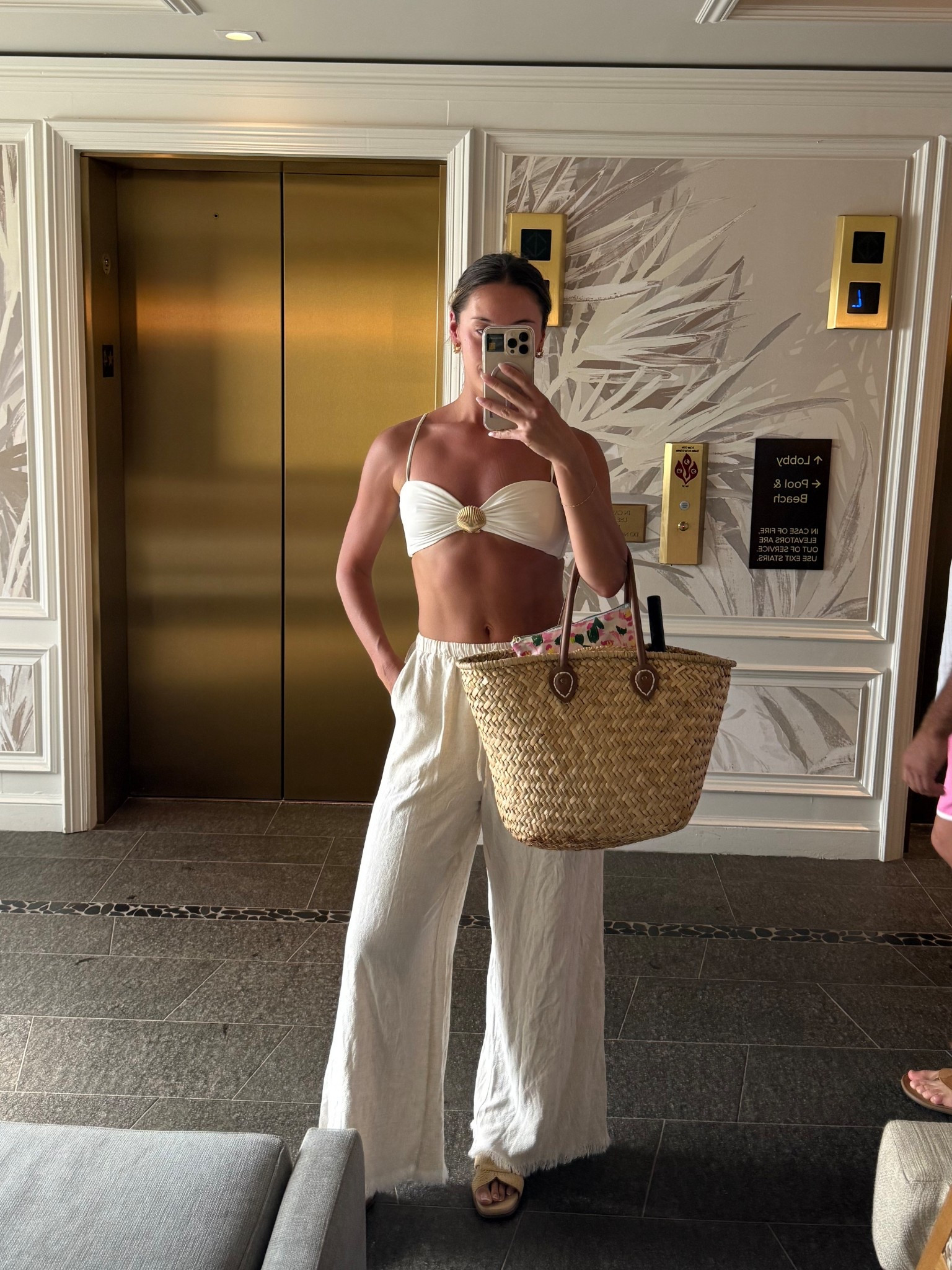 Beach fit 🤍

Show me your mumu | show me your mumu swim | white swim suit | sea shell swimsuit | aerie beach bag | beige sandals |beach sandals |vacation fit 

#LTKSwim #LTKBeauty #LTKFindsUnder50