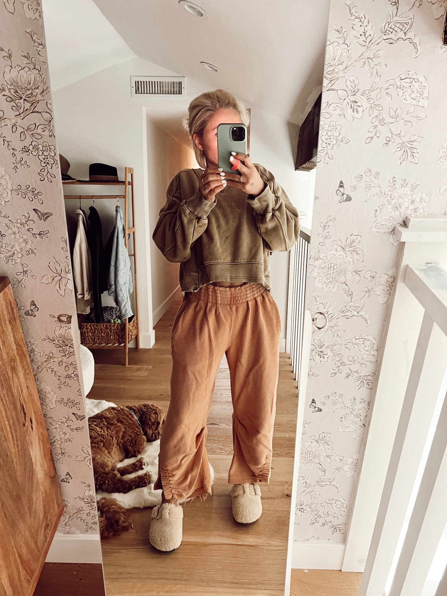 My favorite cozy sweats vibe from @freepeople 

#LTKhome #LTKstyletip #LTKfit