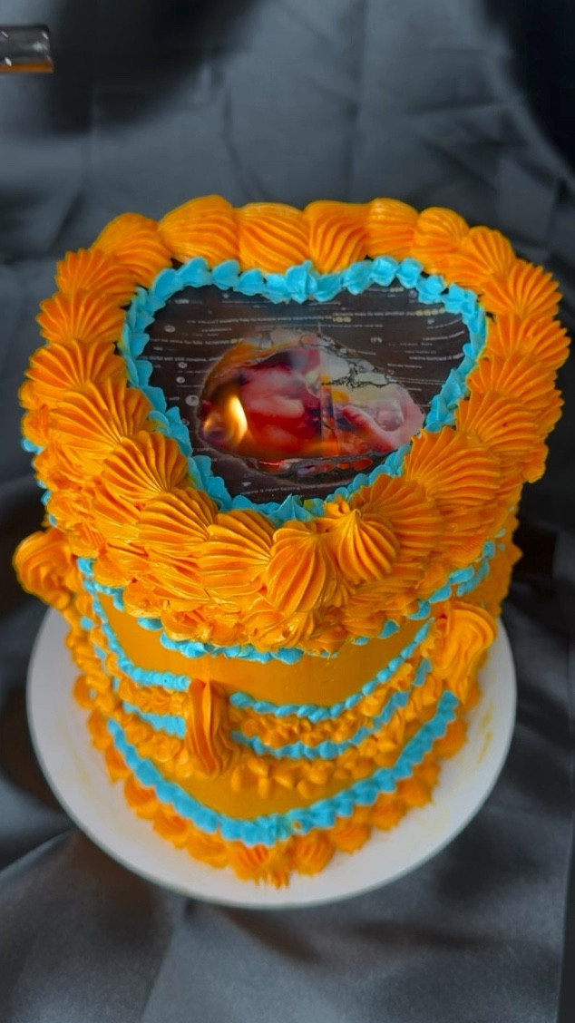 McLaren Podium themed burn cake!🧡✨

#LTKSeasonal #LTKGiftGuide #LTKFindsUnder50