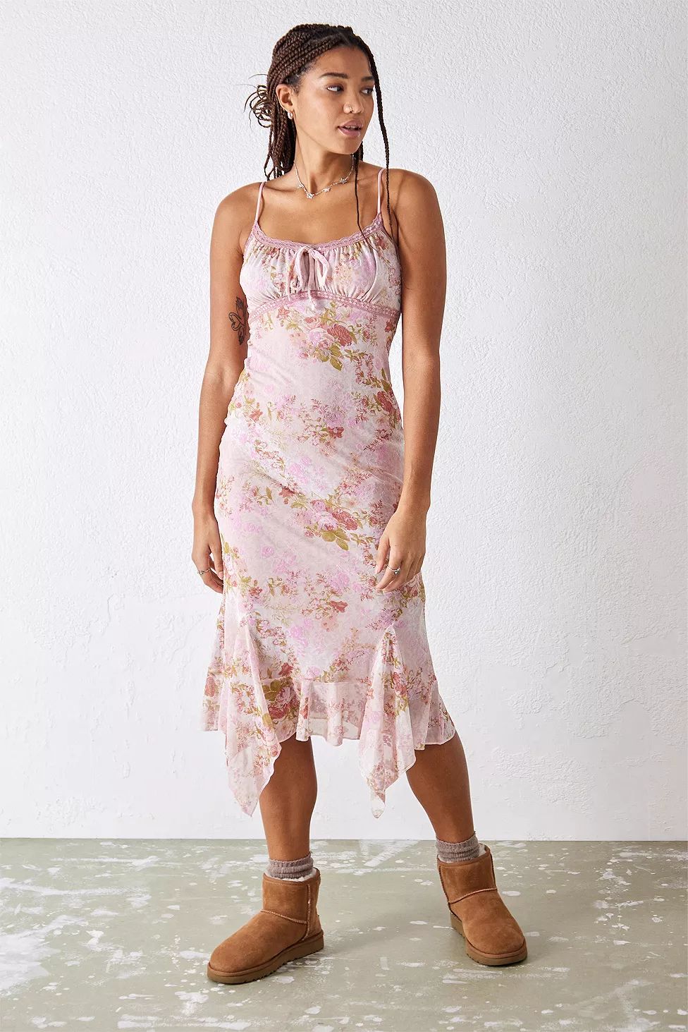 UO Quartz Pink Floral Flocked Mesh Midi Dress | Urban Outfitters (EU)