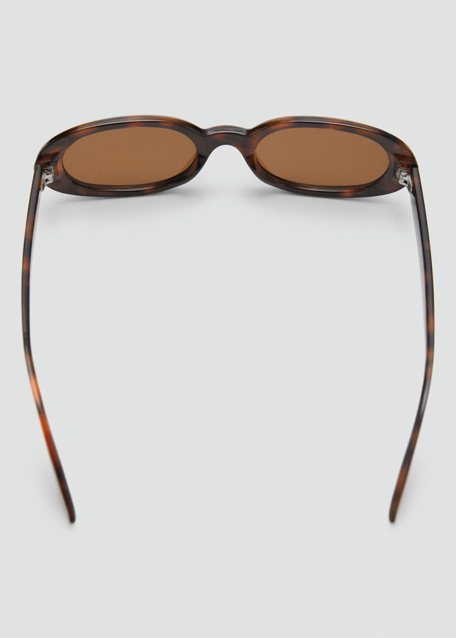Oval-frame sunglasses | MANGO (UK)