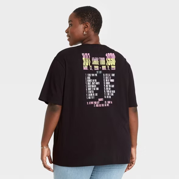 Women's KISS Tour Short Sleeve Oversized Graphic T-Shirt - Black | Target