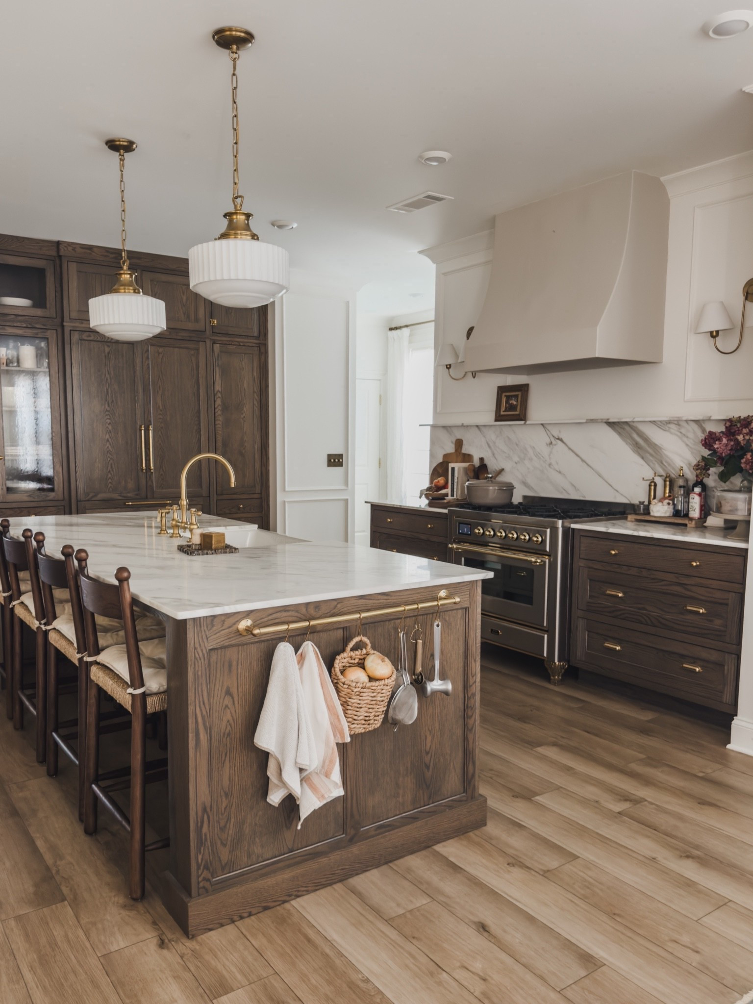 Fall kitchen refresh featuring my newest brass railing! Obsessing over this classic and timeless look that also functions well with the rest of my space.

Home finds, neutral home inspo, collected style, kitchen refresh, fall refresh, timeless home inspo, rich wood tones, countertop decor, pendant lighting, brass detail, brass kitchen rail, range details, collected decor, fall kitchen, Lumens, Home and Kids Co, Wayfair, Etsy, ILVE, Pottery Barn style, Two Pages, Target style, shop the look!

#LTKSeasonal #LTKHome