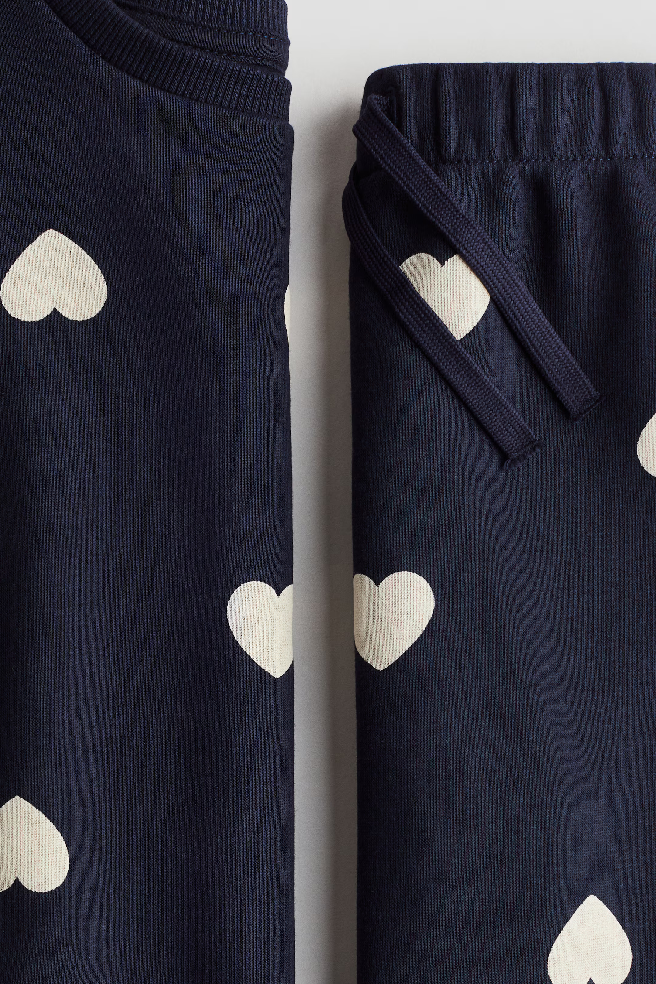 2-piece Sweatsuit | H&M (US + CA)