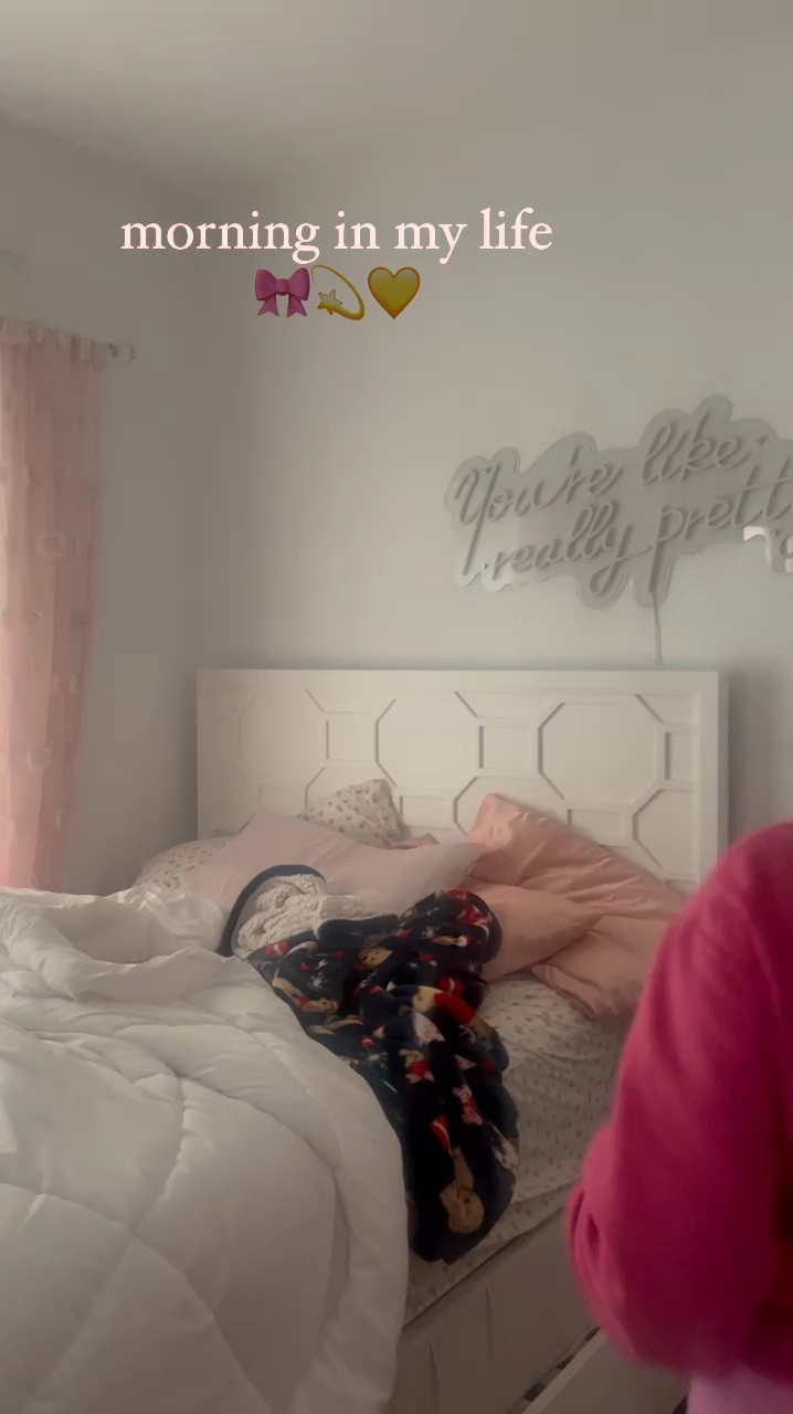 morning in the life w mal 🎀💫🦋
Here is my daily bible reading, skincare, and breakfast :)) Everything is linked down below!! 

#LTKBacktoSchool #LTKBeauty #LTKSeasonal