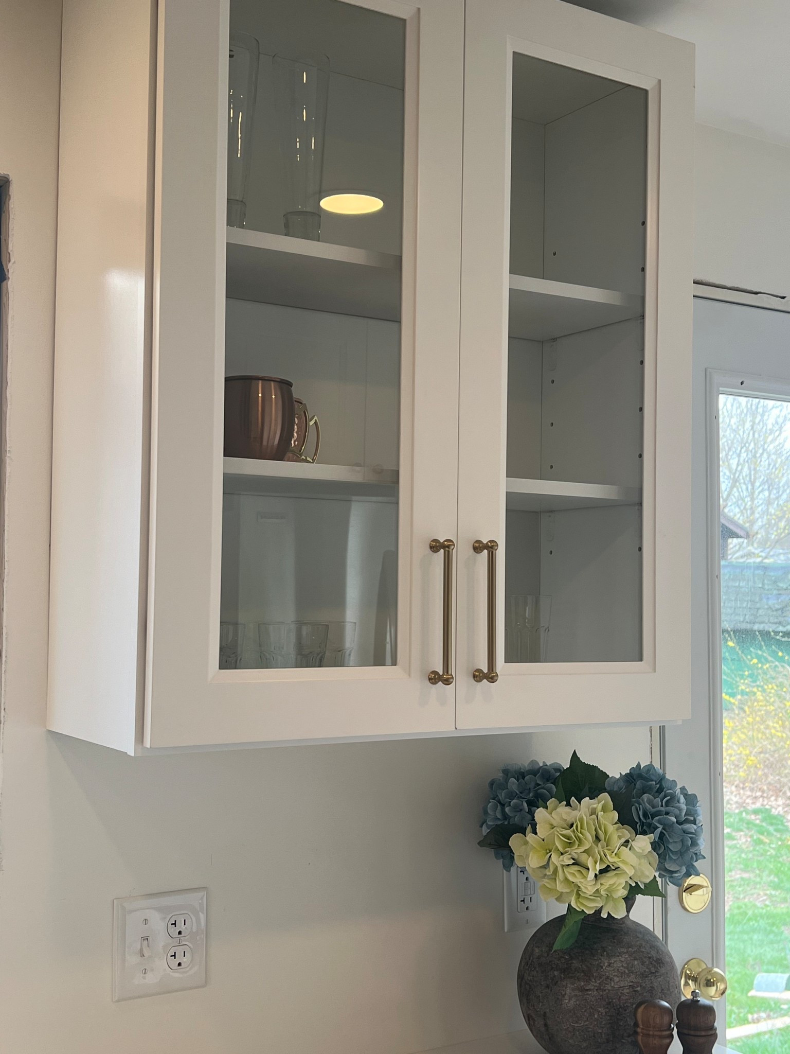 cabinet pulls!! 

details: size 6in in color brushed brass 



#LTKFindsUnder50 #LTKHome #LTKFindsUnder100