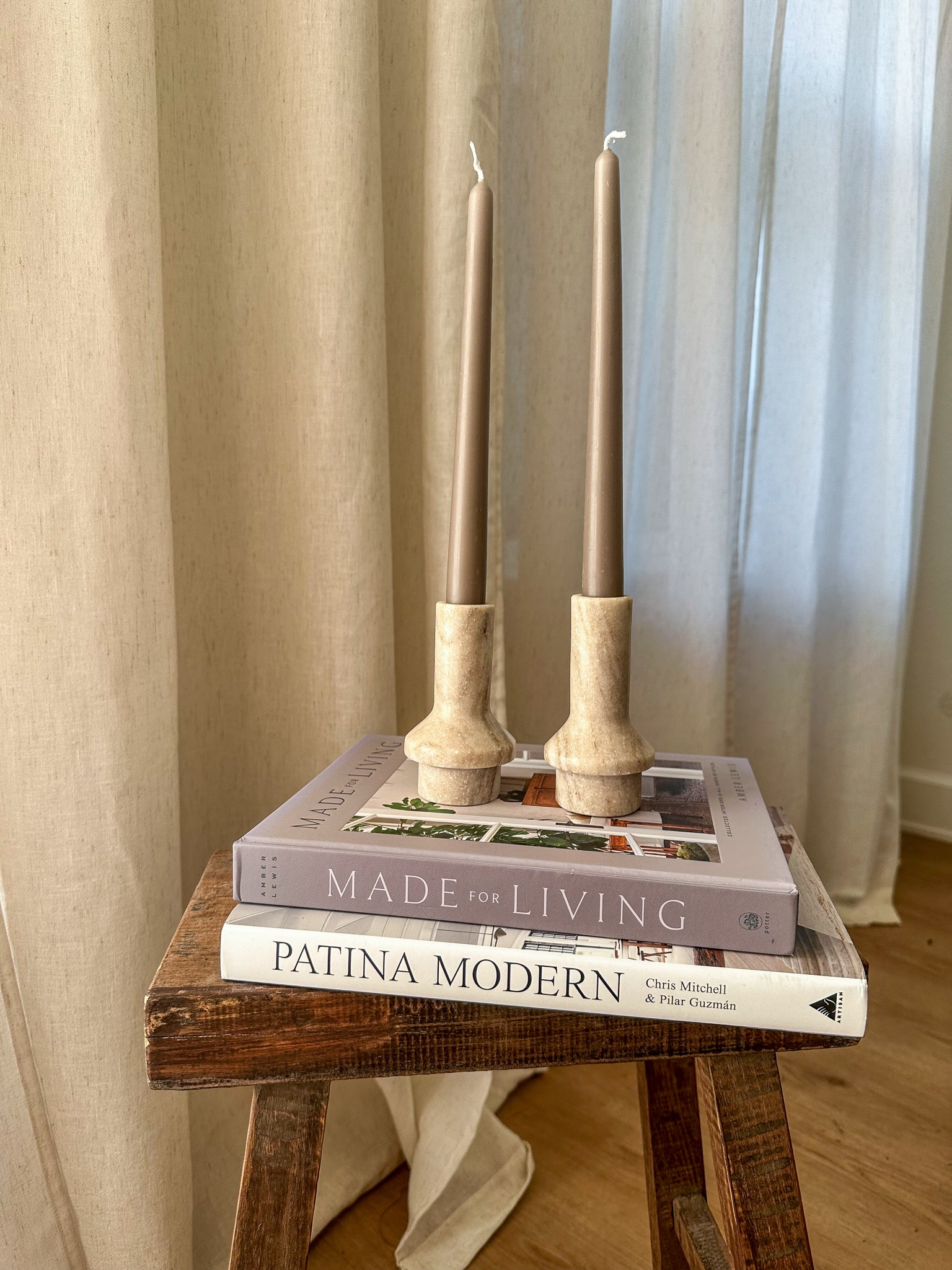 Coffee table books are truly my favorite decor hack. They make every space look more elevated.

I get all of my coffee table books on amazon 📚

neutral home decor, organic modern aesthetic 



#LTKFindsUnder50 #LTKHome #LTKSaleAlert