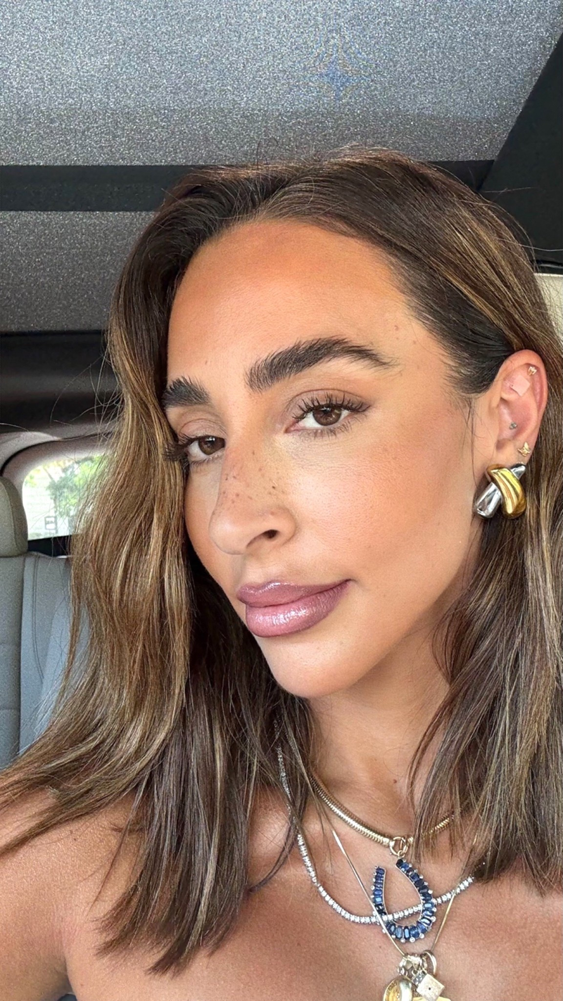 Shade 3 liner 
Blueberry ice jam jam 
Effortless pink gloss 