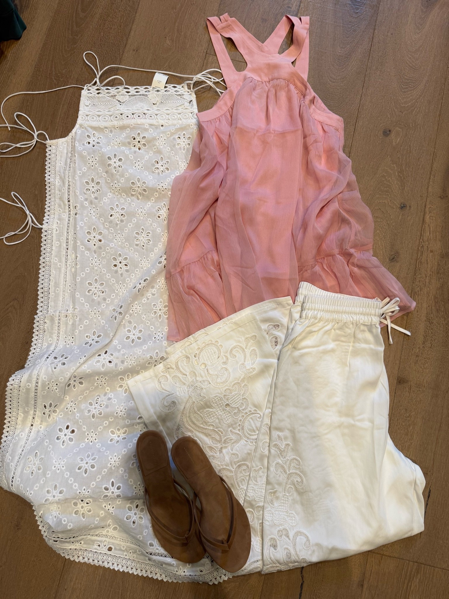 CODE: DEDE20

Dressupbuttercup.com #dressupbuttercup #dederaad

#LTKootd #LTKmomlife #LTKSeasonal