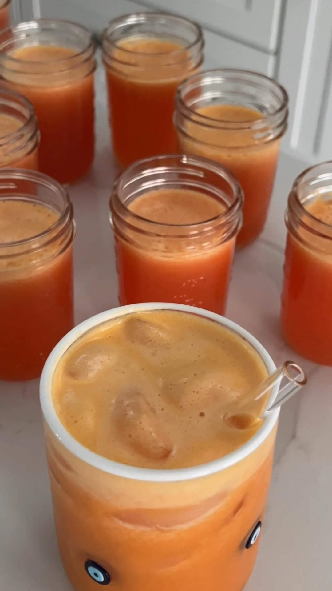 Juicer and mason jars linked!! 
#juicing #healthyliving #masonjar #anthrocup