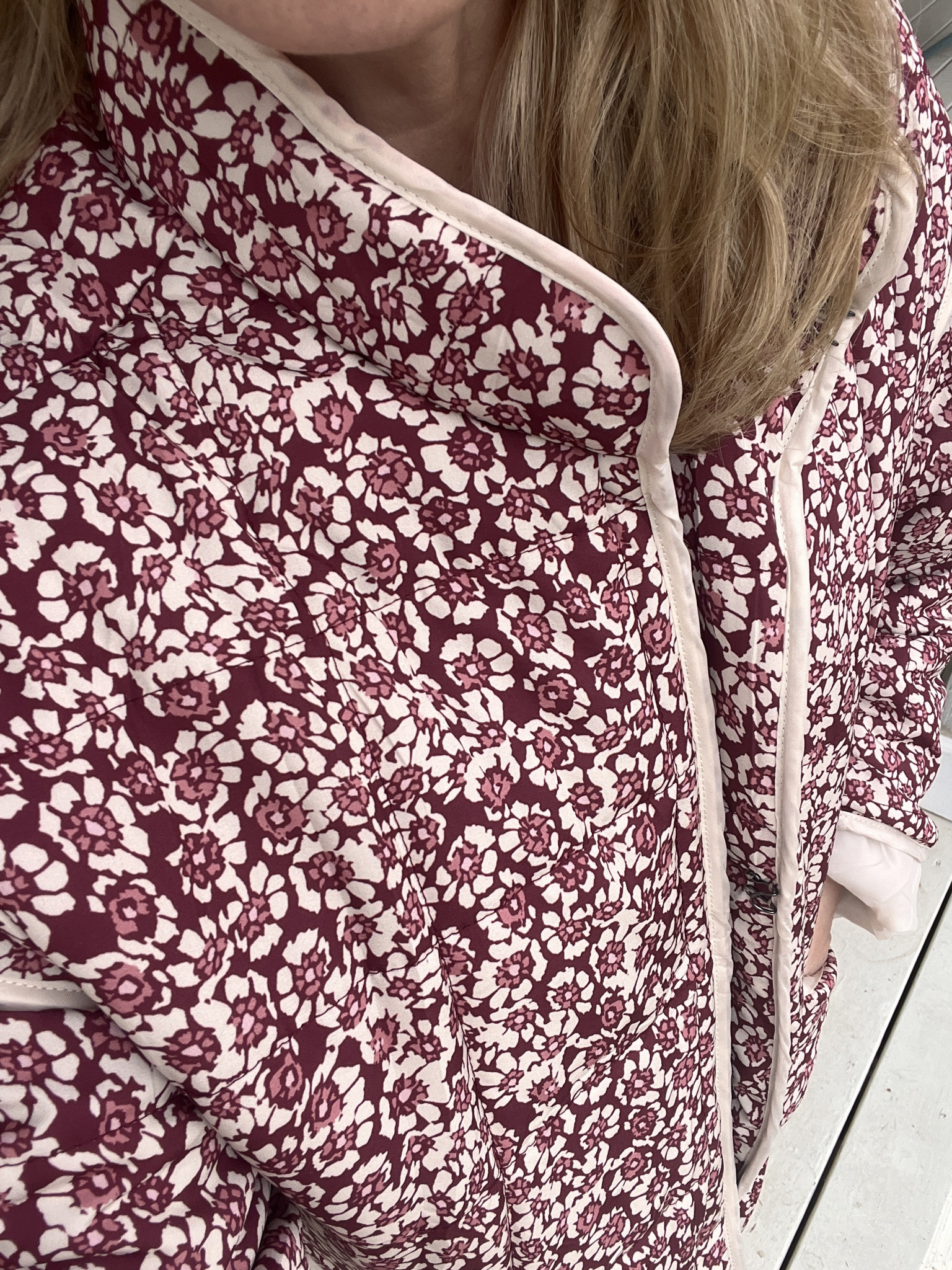 Floral quilted jacket 👏🏼👏🏼👏🏼
I’m wearing a small, but would have been okay in an xs too. 



#LTKfindsunder50 #LTKworkwear #LTKSeasonal