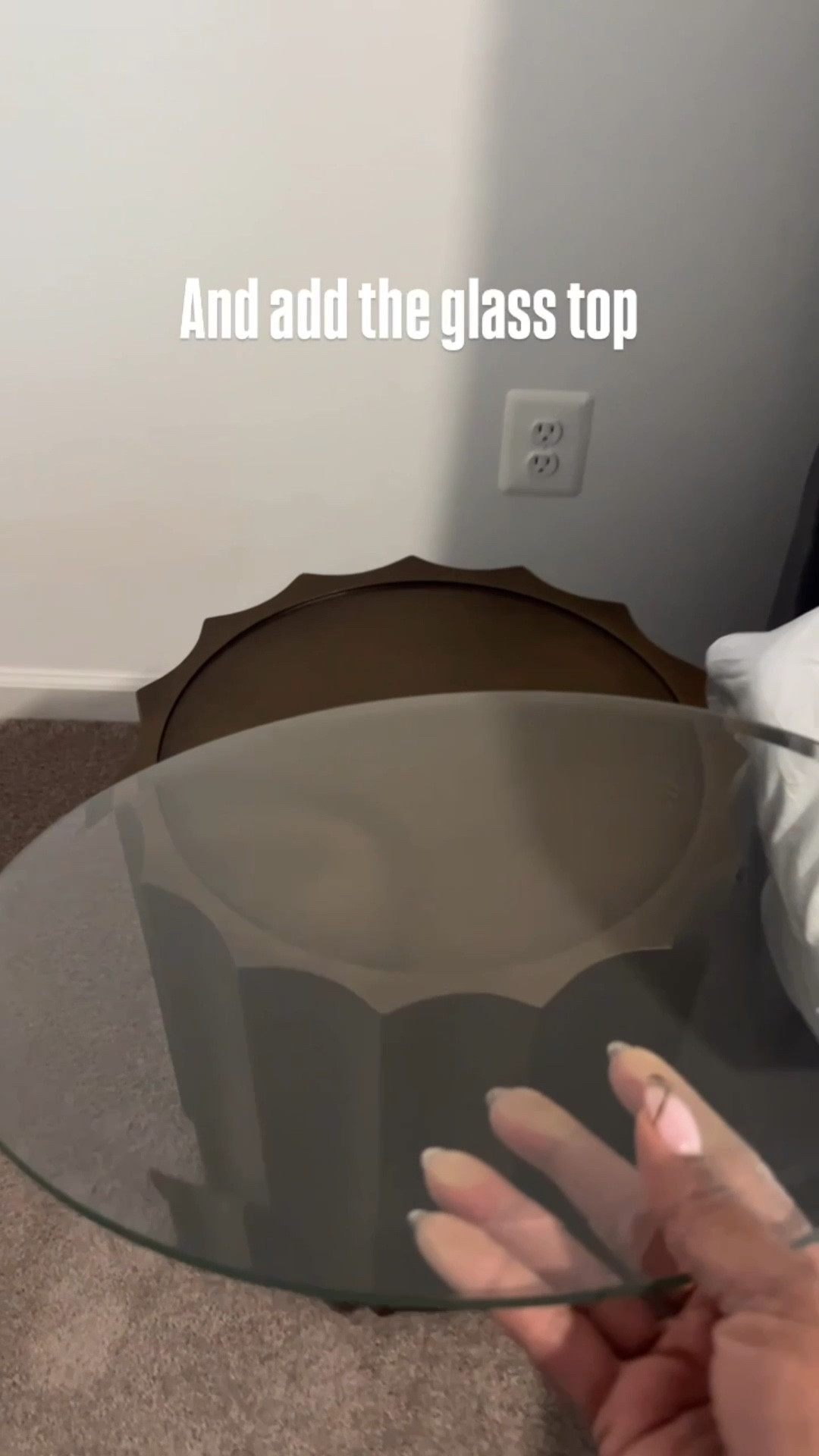 I’ve been slowly finishing the guest bedroom.
Unboxing a new end table to place beside the bed — simple and functional.

I linked it in the comments if you’re curious. ⬇️