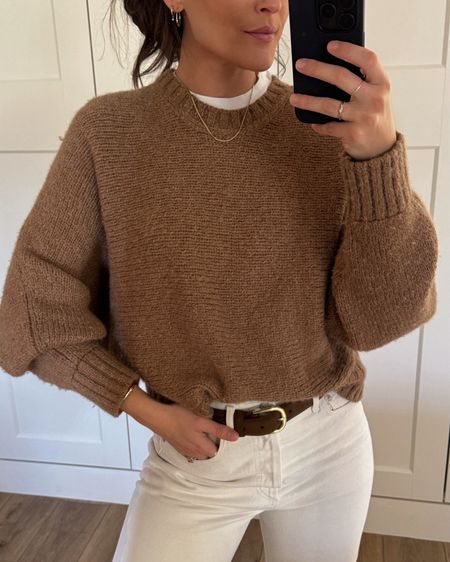 Cozy sweaters on repeat 🤎