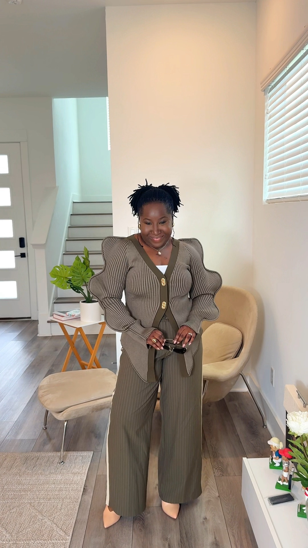 Muted green, but the style speaks volumes 

#LTKMidsize #LTKWorkwear #LTKPetite