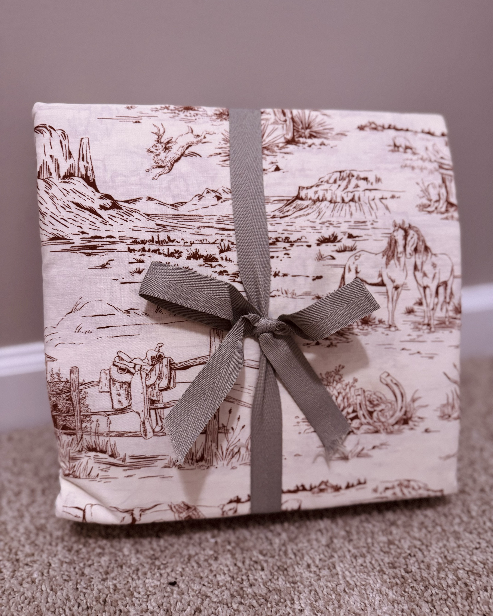 THE western aesthetic sheets of my dreams! Matching duvet cover available ALSO! 

Western Bedding Western Vibe Southwestern home decor 
#westerndecor #westernbedding #2Todayfinds

#LTKHome #LTKFindsUnder100