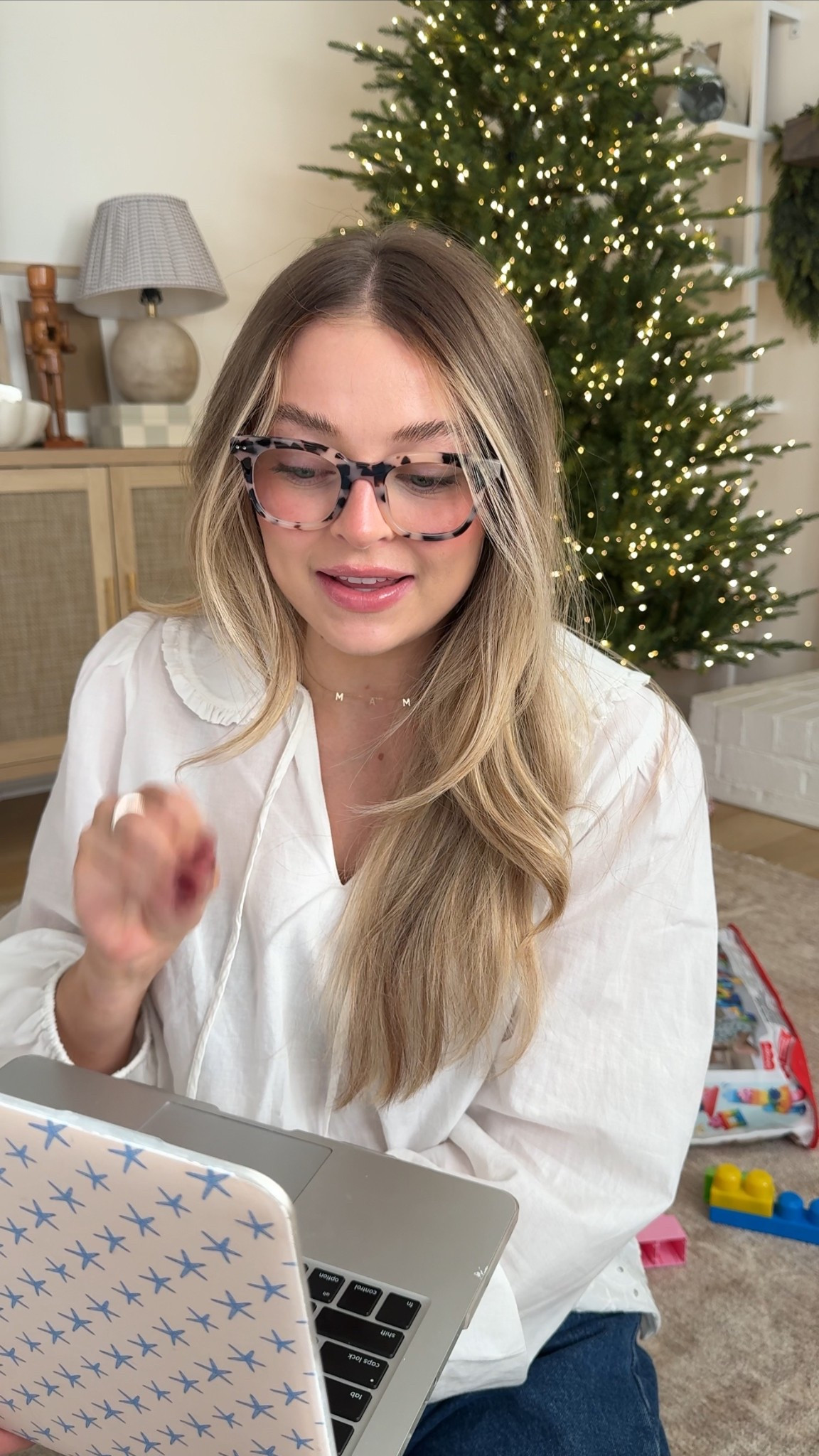 My outfit and glasses from today!♥️♥️♥️ shirt on sale!

#LTKSaleAlert #LTKootd #LTKmomlife