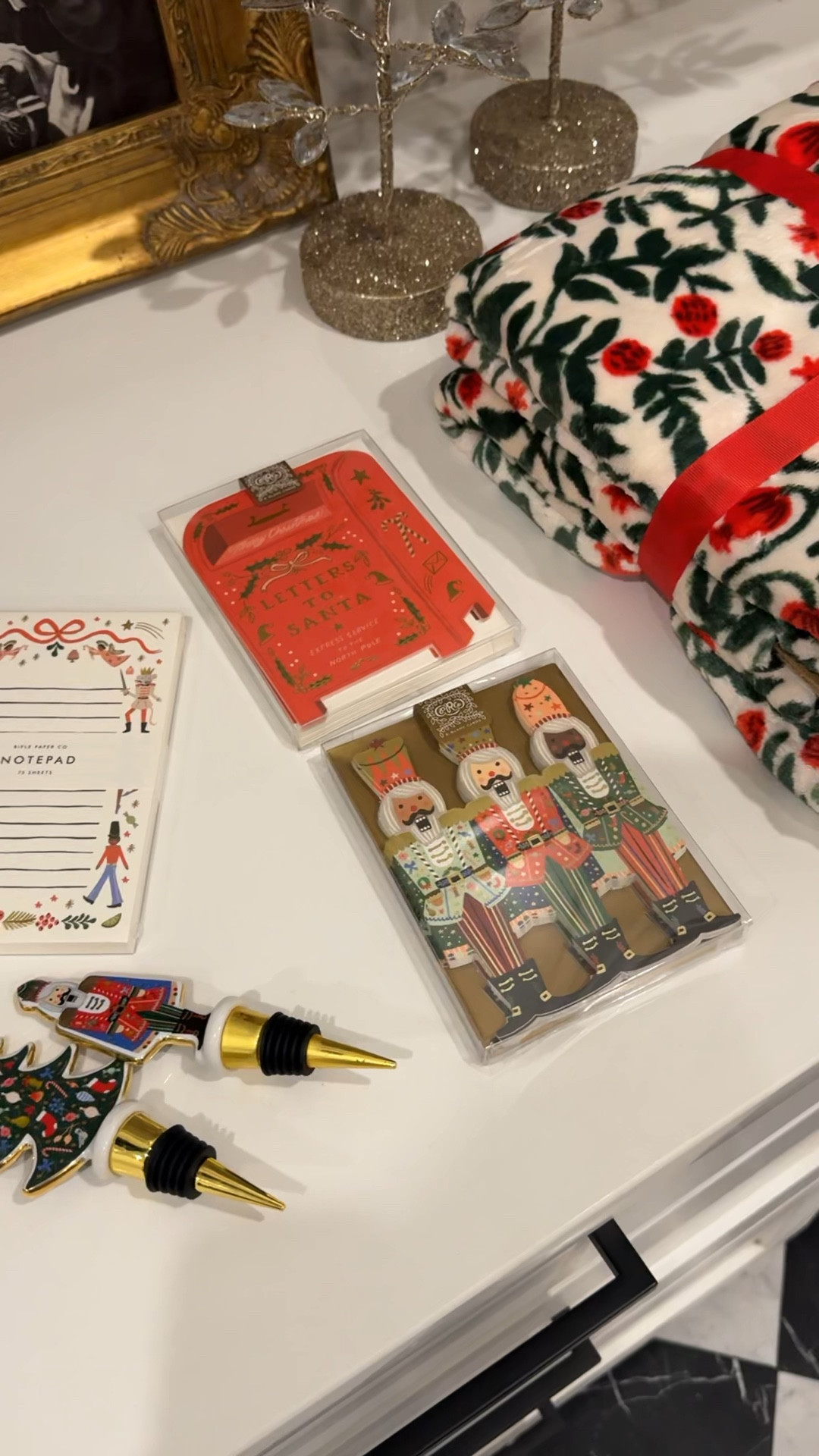 New drop at my store, Modern Locke! Rifle paper conhas the cutest Christmas pieces! So many great gift ideas! 

Gift, guide, house, gift, wine, gift, mother-in-law, Christmas blanket, wine, stoppers, Christmas, wrapping paper, holiday bags, holiday, kitchen, home decor, modern decor, 



#LTKHoliday #LTKVideo #LTKSeasonal