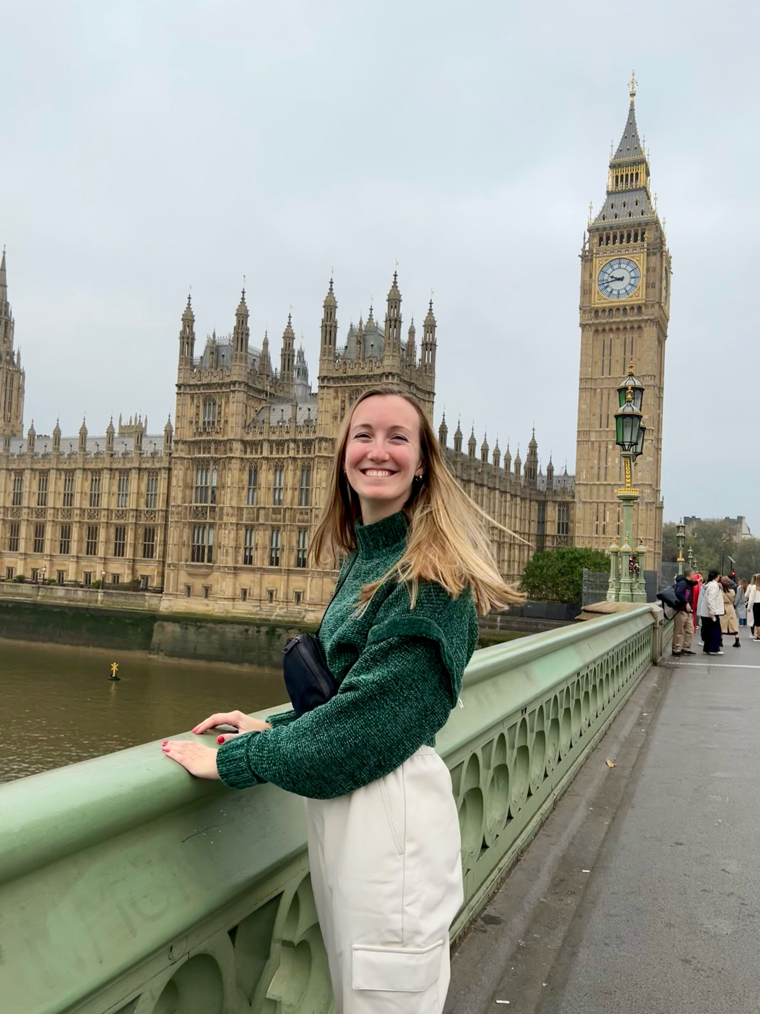 Threw this outfit on at the airport for a long layover in London ✈️ Perfect sweater for the holiday! 

#LTKTravel #LTKSeasonal #LTKFindsUnder50