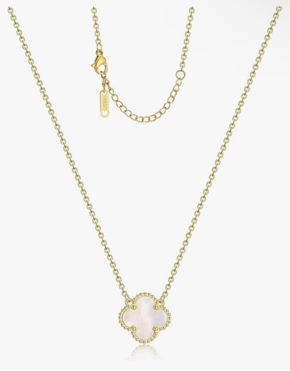 Clover pendant necklace 

#LTKFindsUnder50 #LTKFindsUnder100