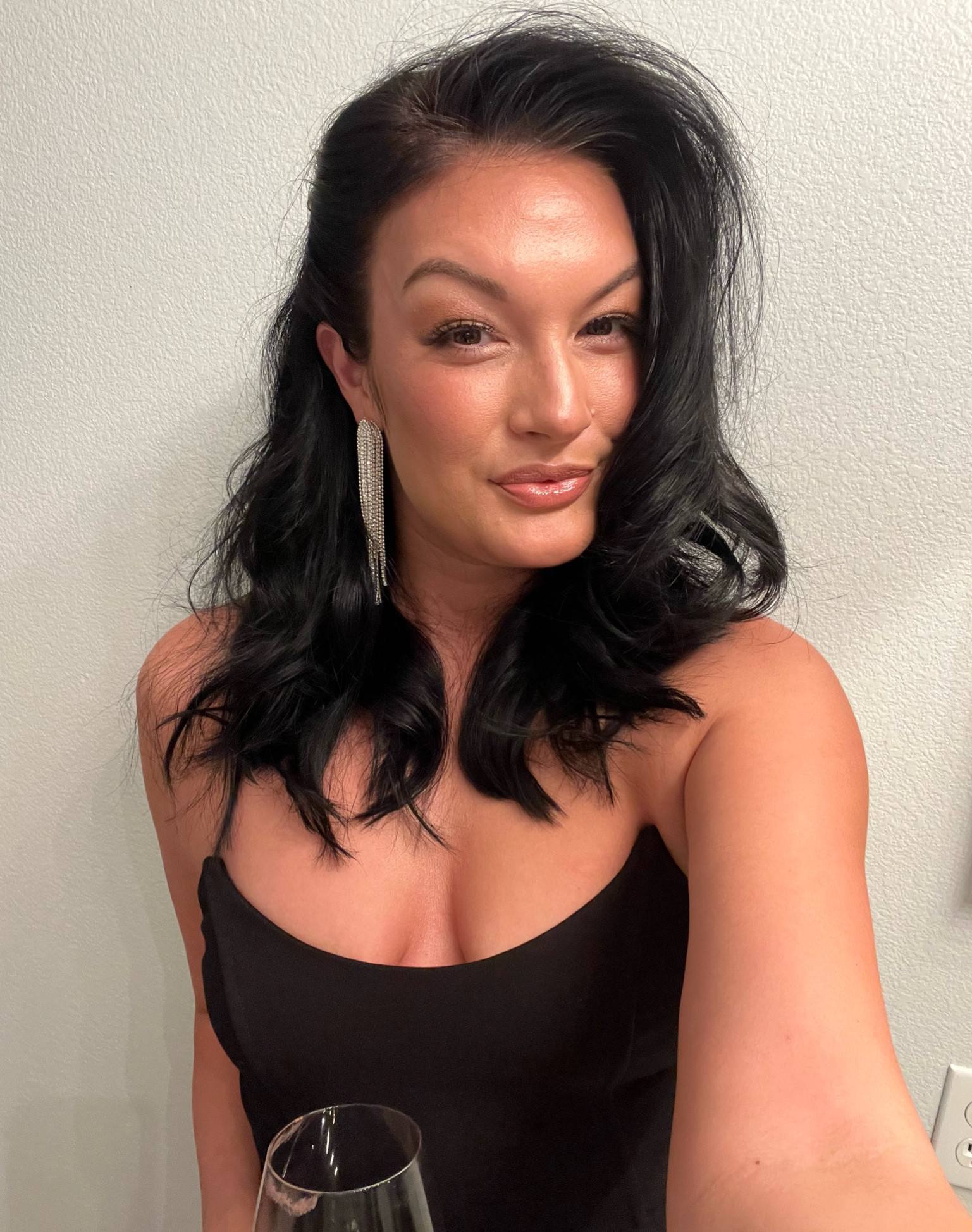 Jumbo rollers on my hair has been my new go to! So much better for your hair and they work like a charm. I do it when my hair is kinda dirty and lightly “damp” almost all the way dry… and apply a little heat. BOOM. So good! (& they snap together in place which helps so much)

#LTKStyleTip #LTKFindsUnder50