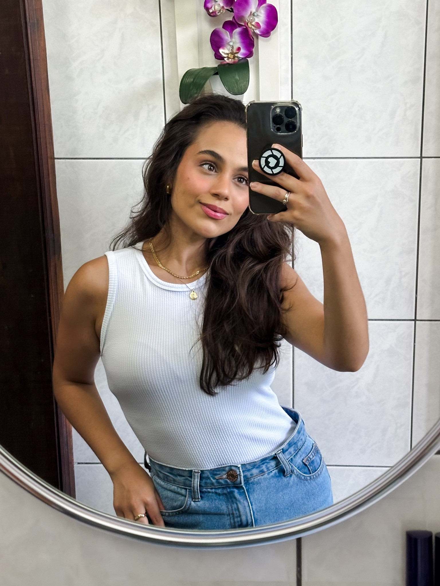 Look básico de hoje: regata branca + Jeans 🤍✨

#LTKbrasil #LTKstyletip #LTKbeauty