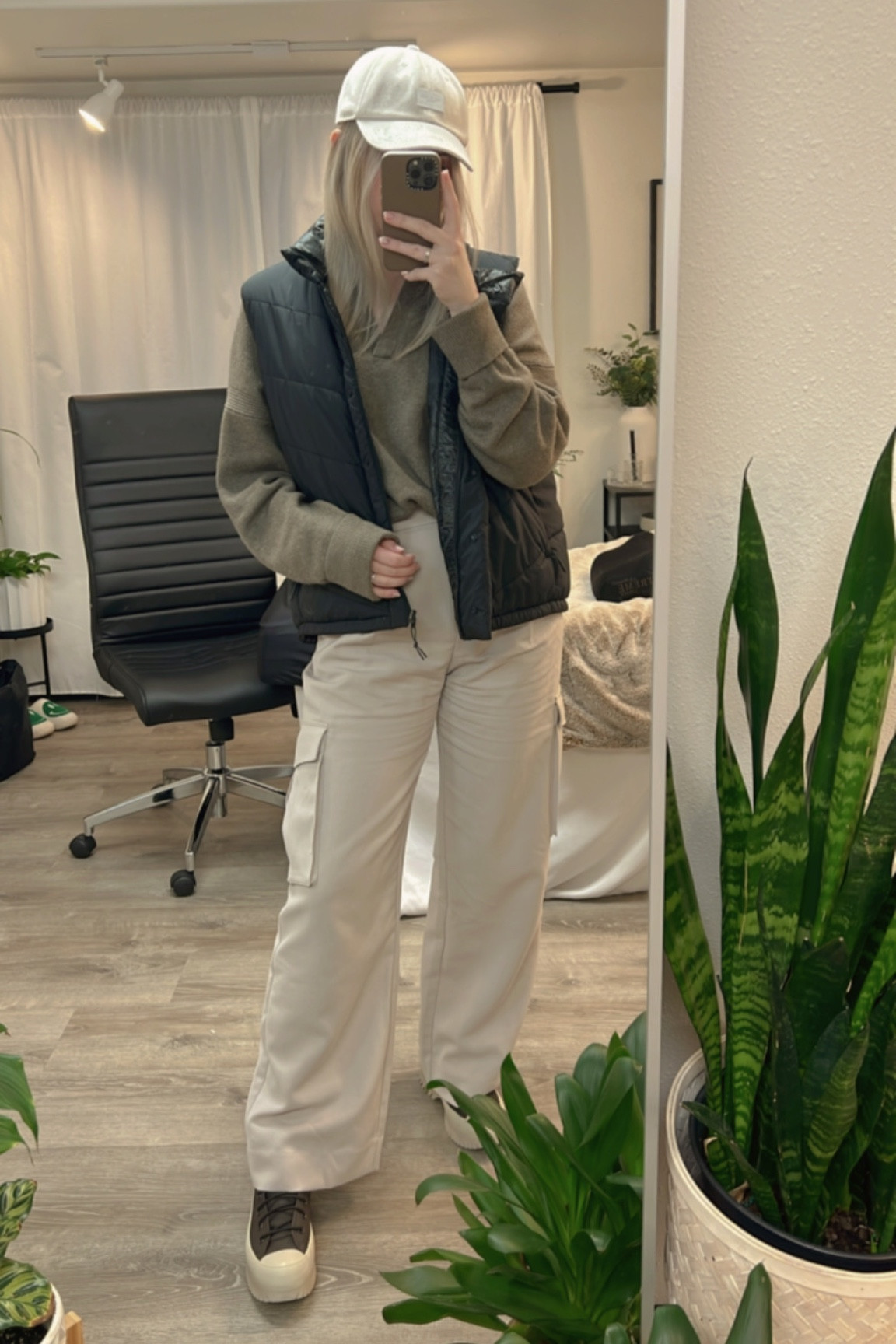 Loving the versatility of these pants 
Shoes and hat are on sale! 

#LTKSale #LTKfit #LTKFind