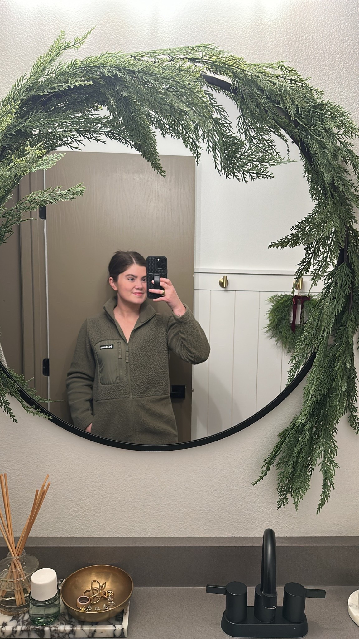 This Columbia Sherpa jacket is currently 50% off for cyber Monday!!

#LTKCyberWeek #LTKSaleAlert #LTKootd