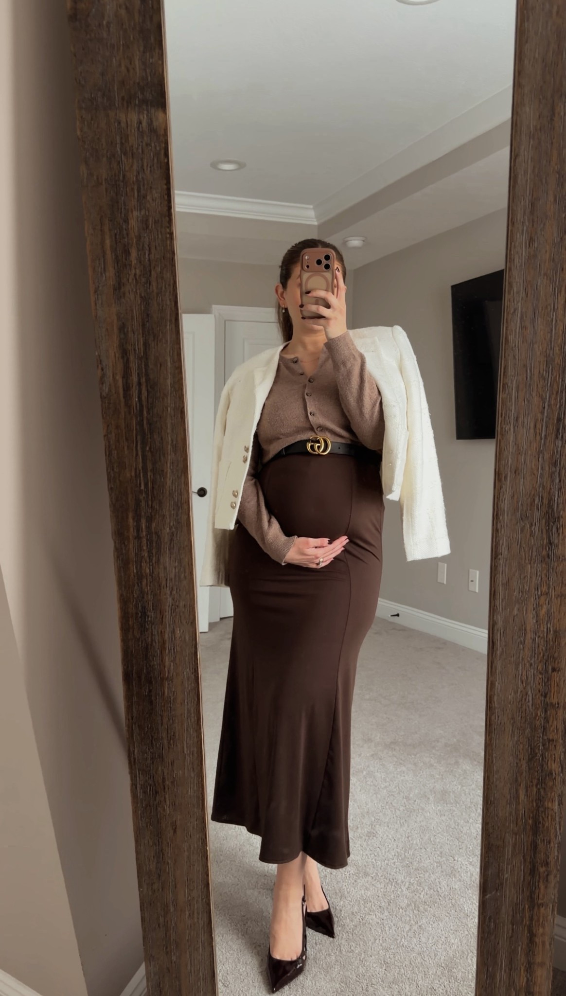 Stylish and comfy, a true win win 🤎 

#LTKHoliday #LTKootd #LTKBump