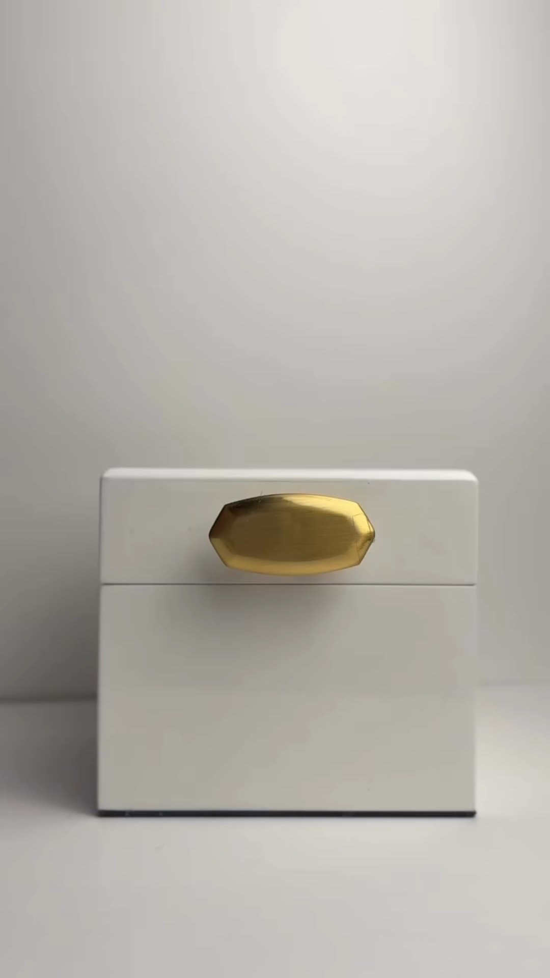 All will arrive before Christmas!!!! I absolutely love my Kendra Scott Jewelry Box. It would make such a nice gift for any girl on your list! And these little velvet pouches and jewelry boxes are under $20!! They are too cute!

Follow and Comment SHOP for a link!

#jewelrybox #smallgiftideas #targetgiftsforher #kendrascottjewelry #giftsforher🎁