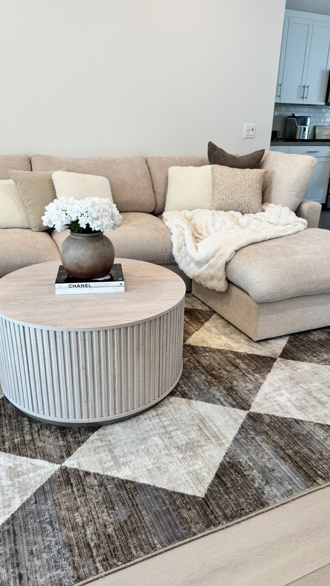 I keep getting asked about my coffee table, but mine is currently sold out in this exact color, so I wanted to link a few similar options of other ones I love🤍 

#coffeetable #homedecor #neutralhome #coffeetabledecor #livingroom #amazoncoffeetable

#LTKHome