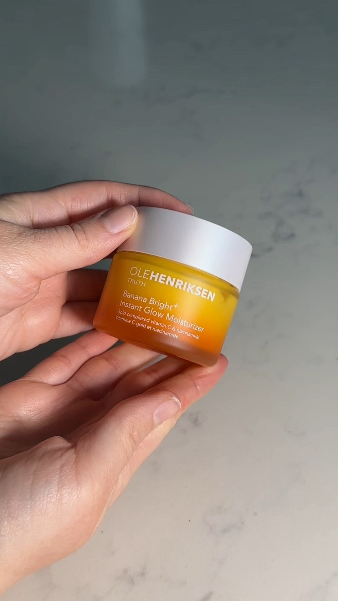 this product feels like heaven☁️ 🍊✨
smells like fresh squeezed orange juice and so moisturizing on the skin @Olehenriksen
#moisturizer #oleglow #glowyskin #bananabright #bananabrightvitaminc #complimentary #olehenriksen

#LTKbeauty