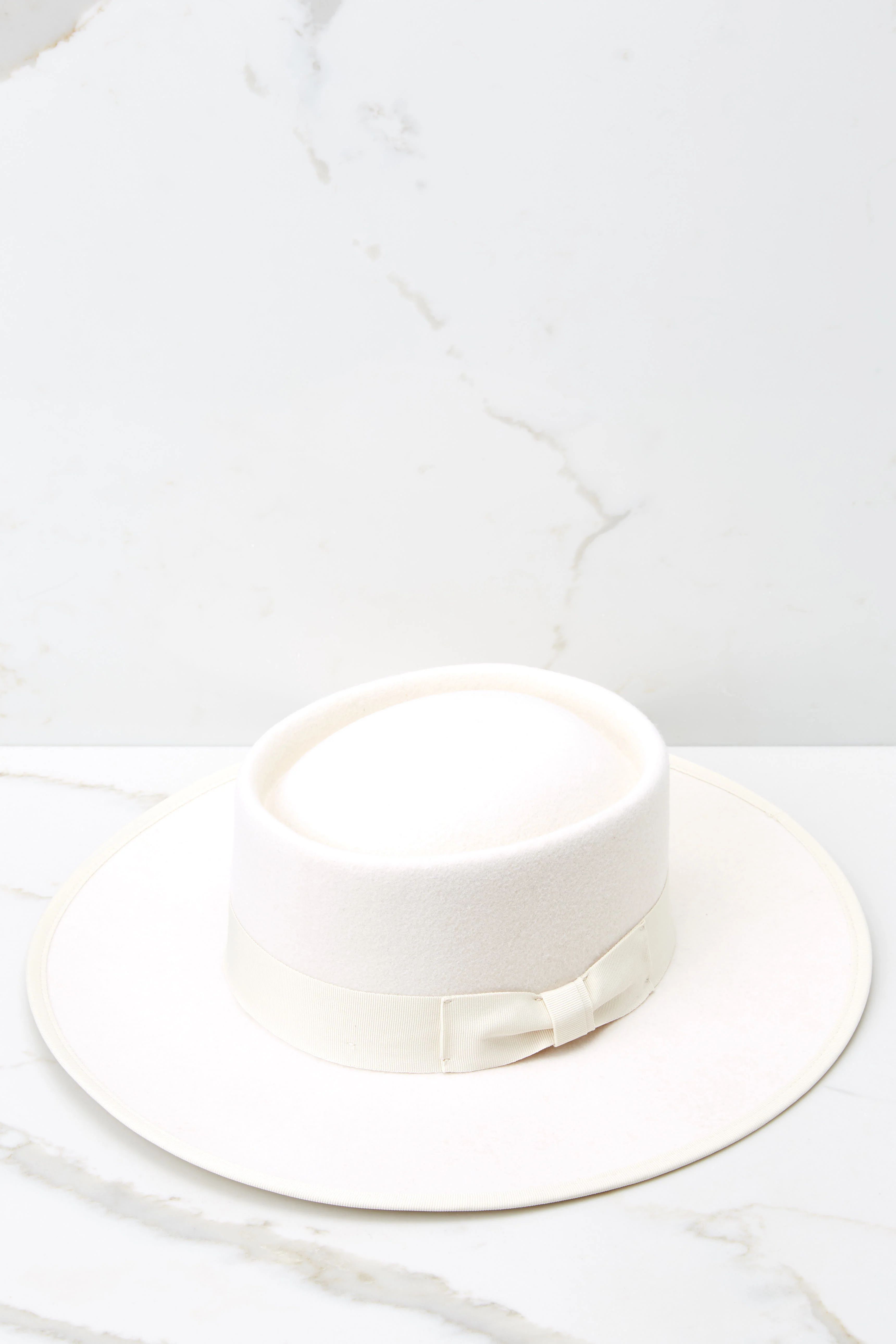 Play It Cool Ivory Hat | Red Dress 